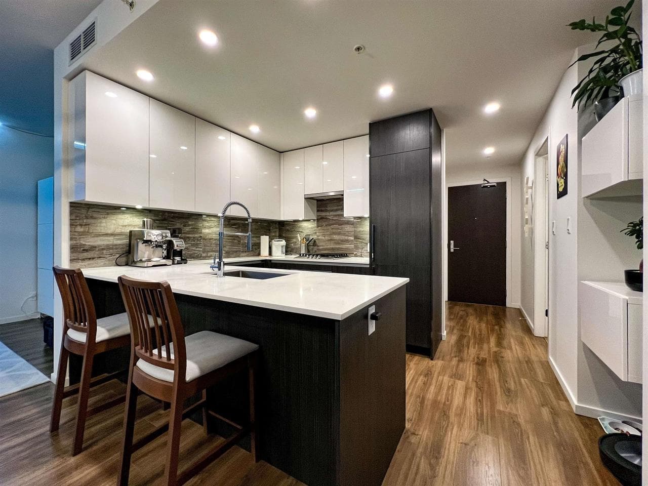 3X01 - 1888 Gilmore Avenue, Burnaby, V5C 0L2 — photo 2