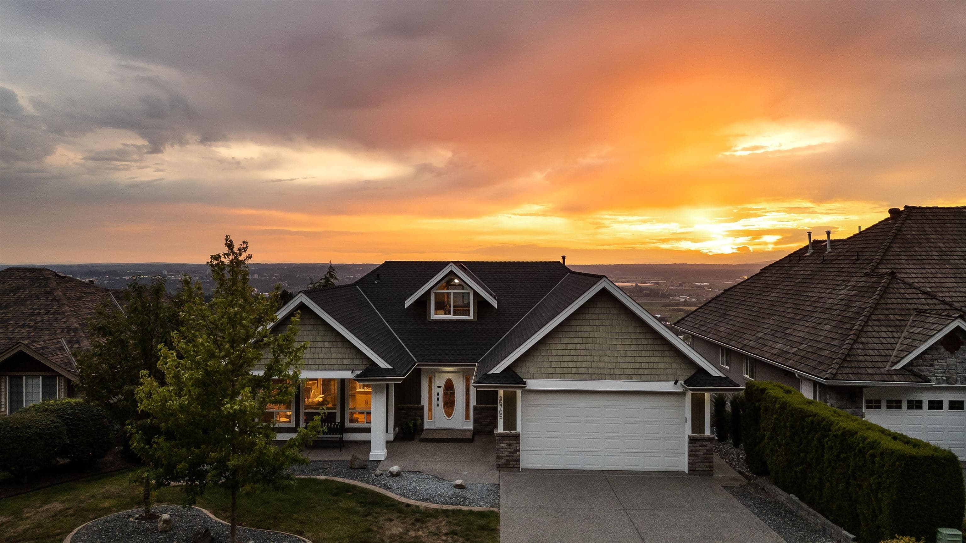 35705 Hawksview Place, Abbotsford, V3G 2Y1 — photo 2