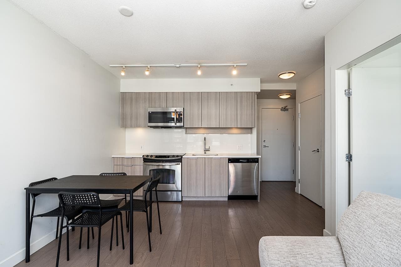 2302 - 13308 Central Avenue, Surrey, V3T 0M4 — photo 2