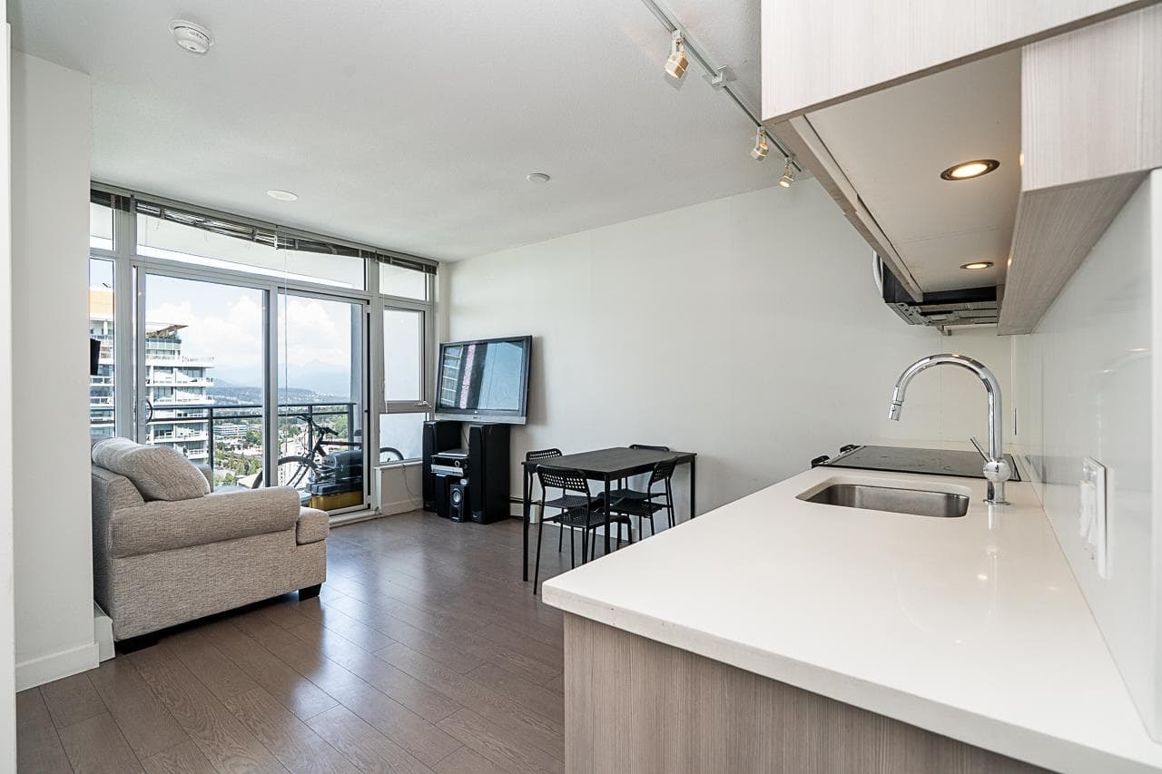 2302 - 13308 Central Avenue, Surrey, V3T 0M4 — photo 3