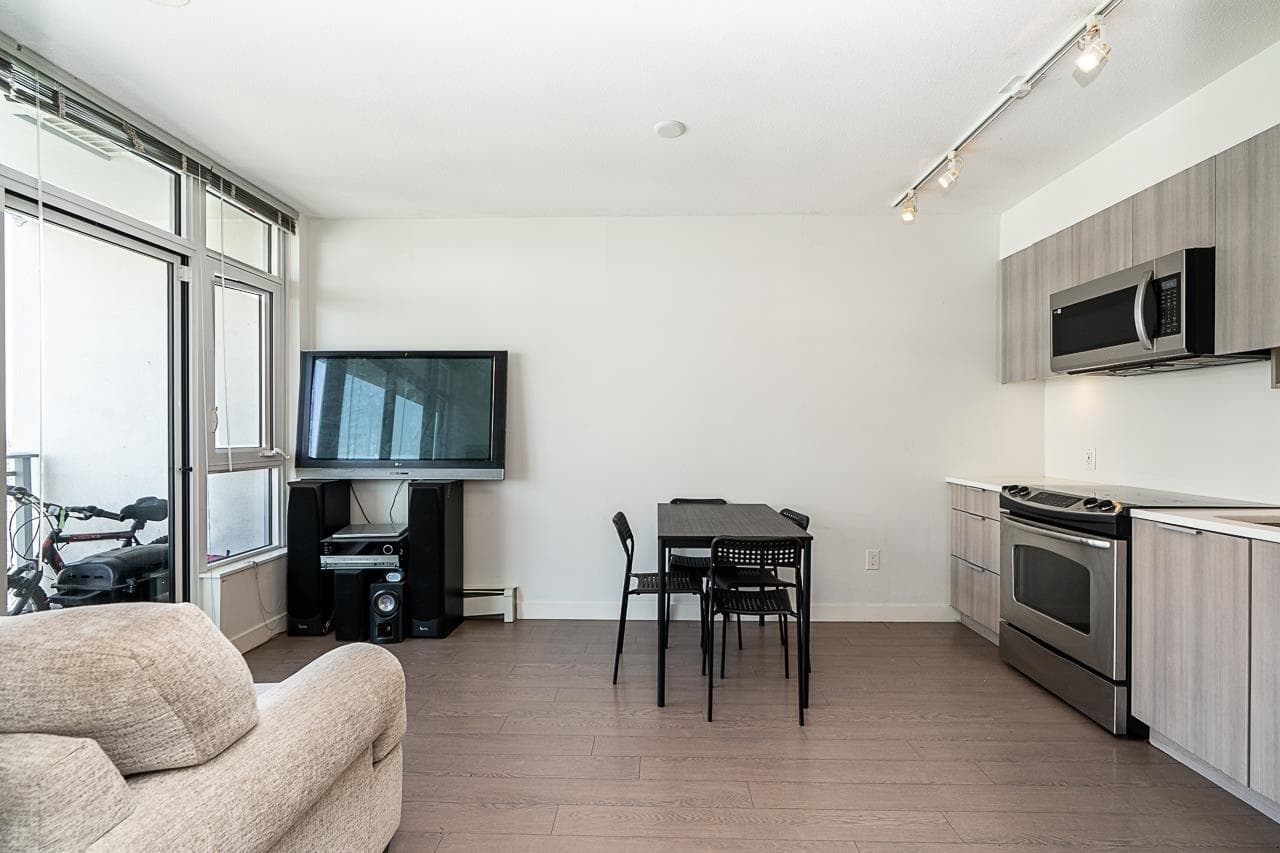 2302 - 13308 Central Avenue, Surrey, V3T 0M4 — photo 4