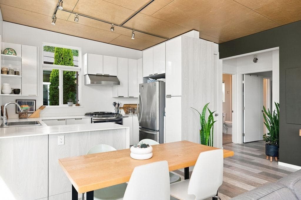 884 Trower Lane, Gibsons, V0N 1V9 — photo 5