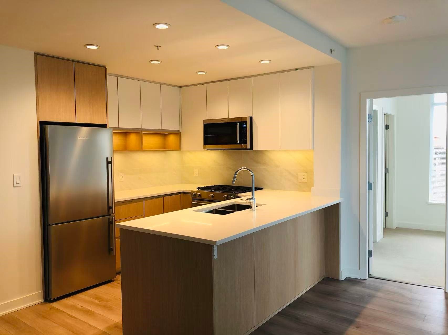 8xx - 8940 University Crescent, Burnaby
