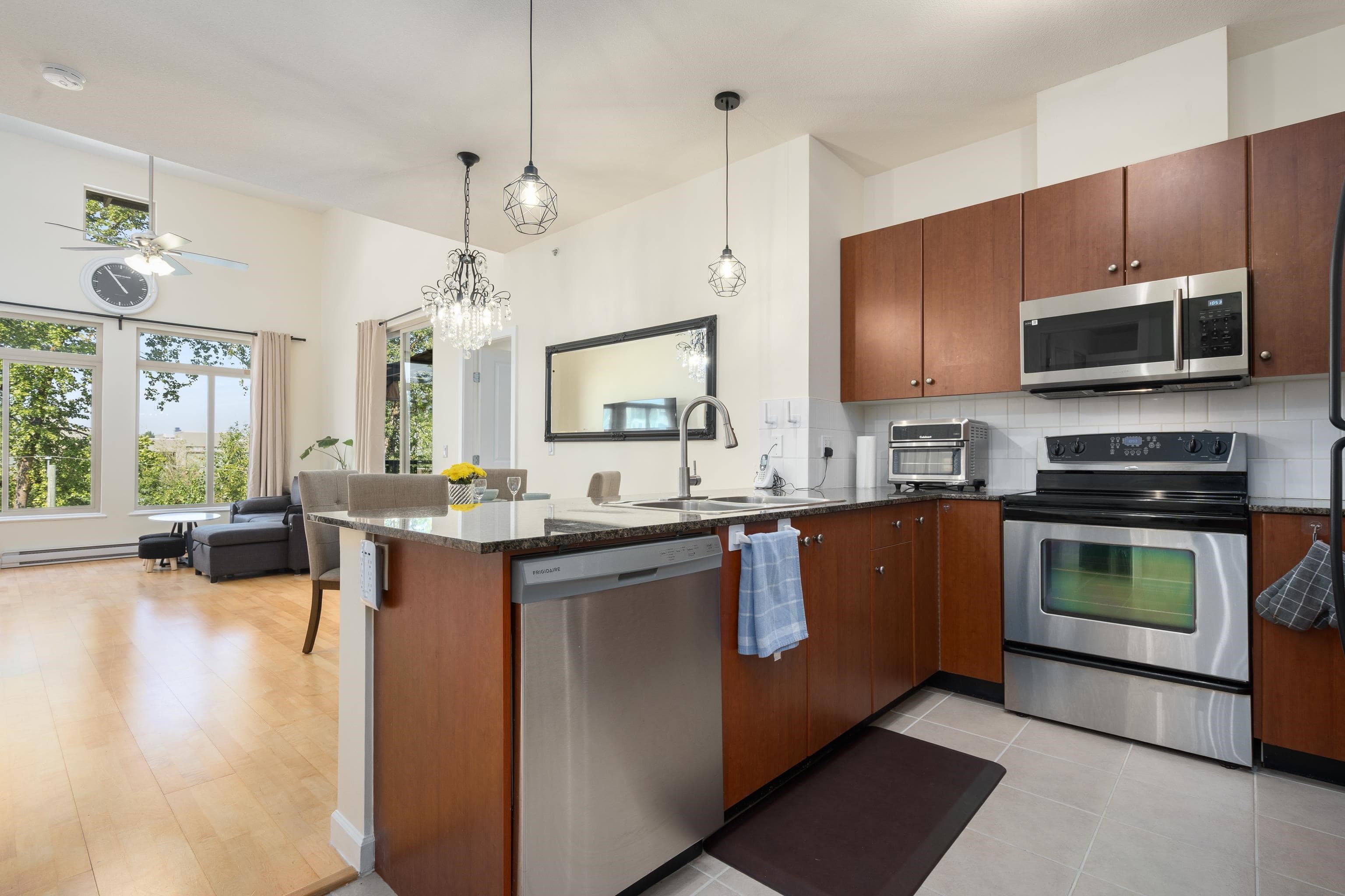 418 - 10180 153 Street, Surrey, V3R 0B5 — photo 2