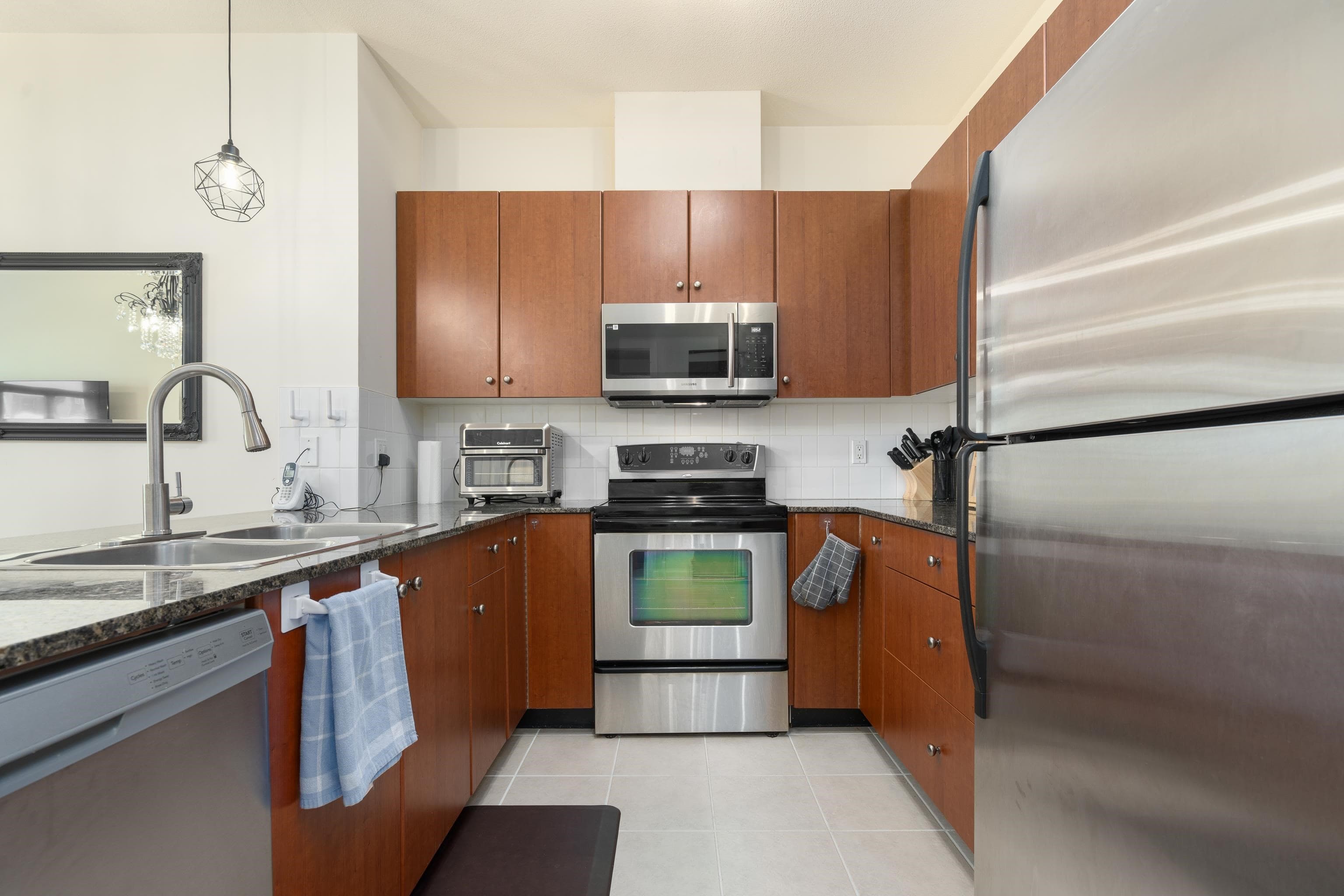 418 - 10180 153 Street, Surrey, V3R 0B5 — photo 3