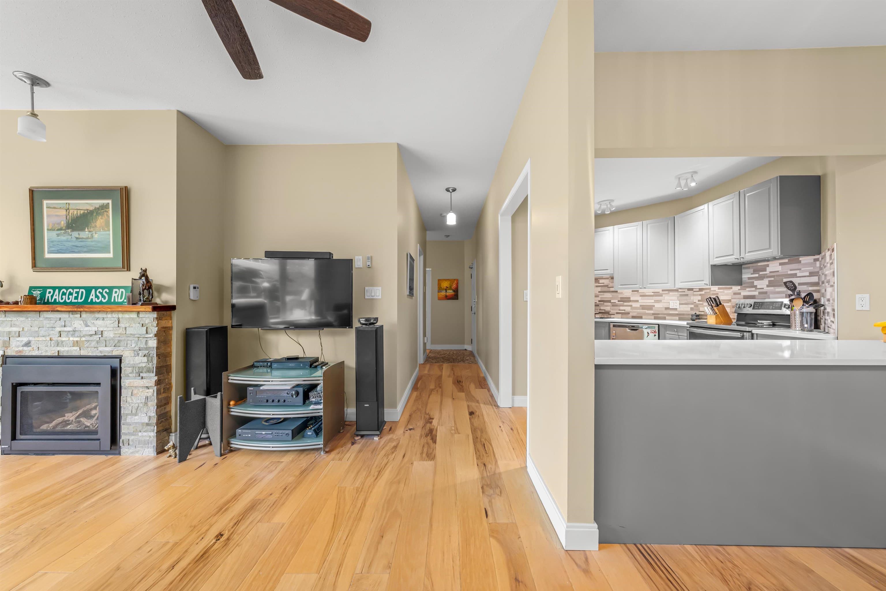 204 - 1150 Quayside Drive, New Westminster, V3M 6E1 — photo 4