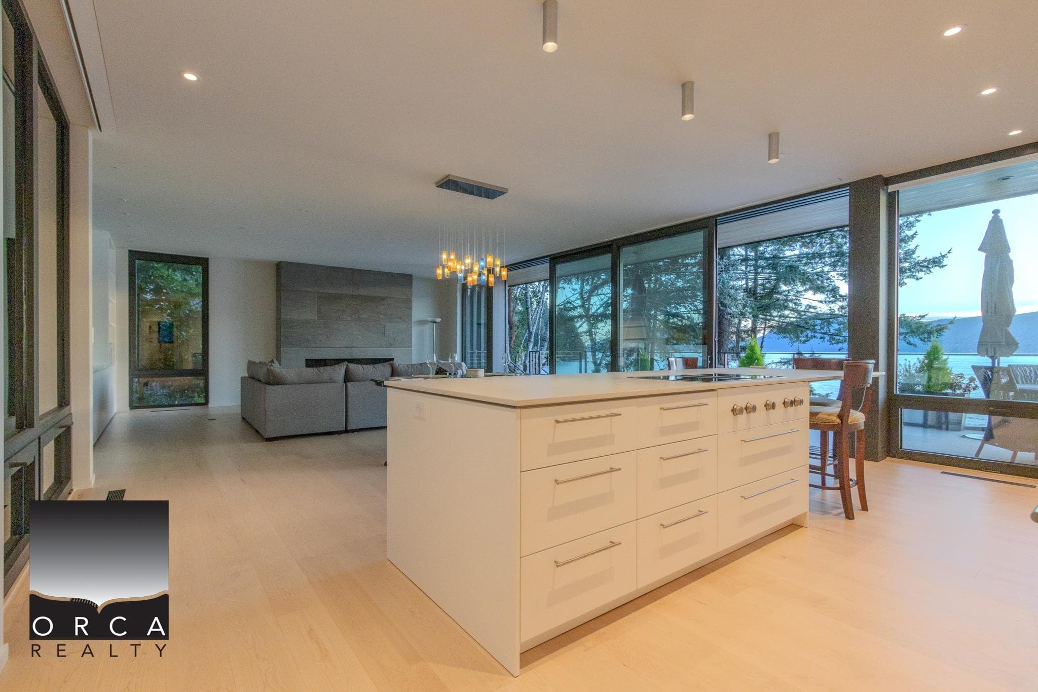 Main - 8885 Lawrence Way, West Vancouver, V7W 2T7 — photo 3