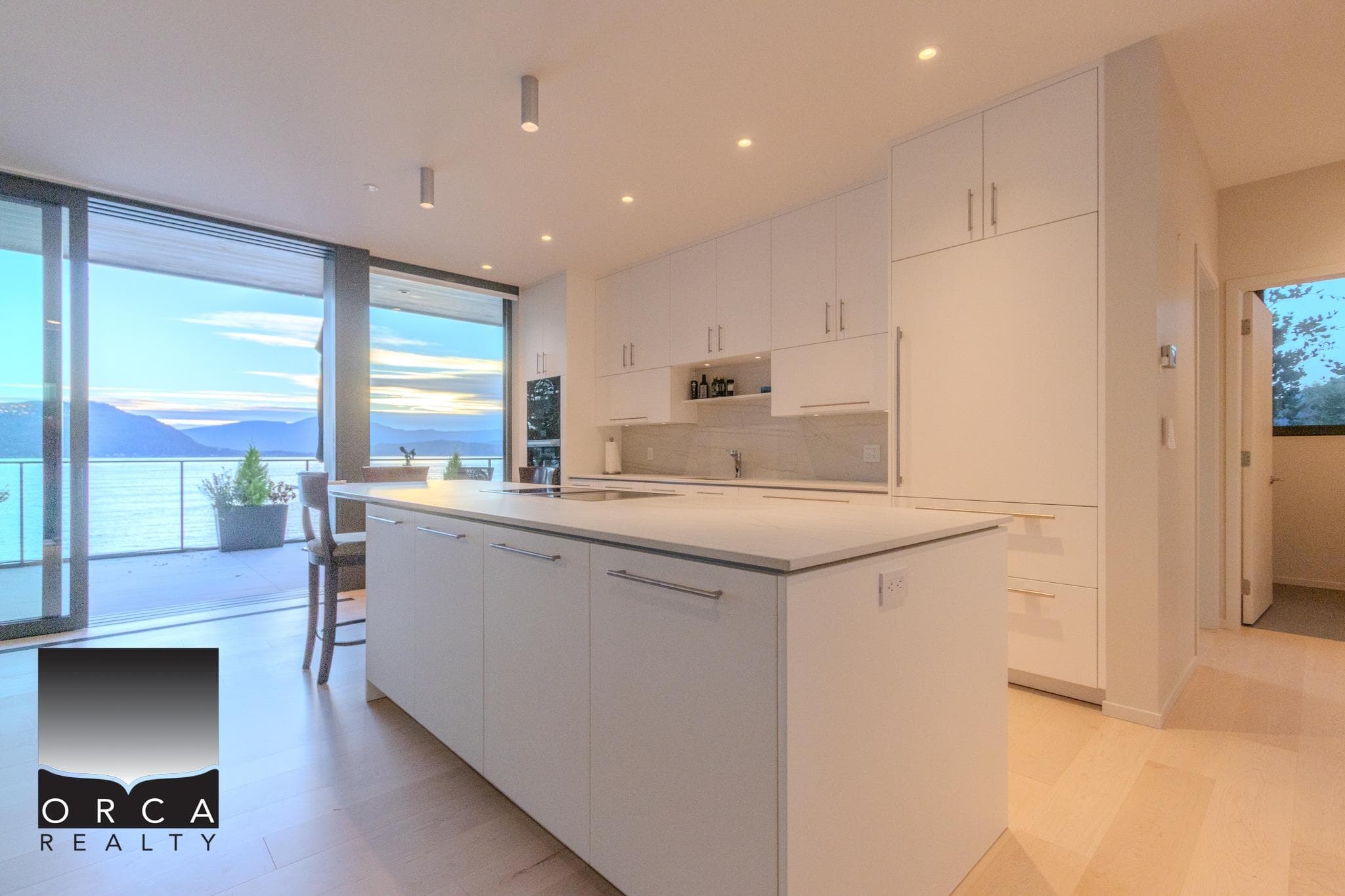 Main - 8885 Lawrence Way, West Vancouver, V7W 2T7 — photo 4
