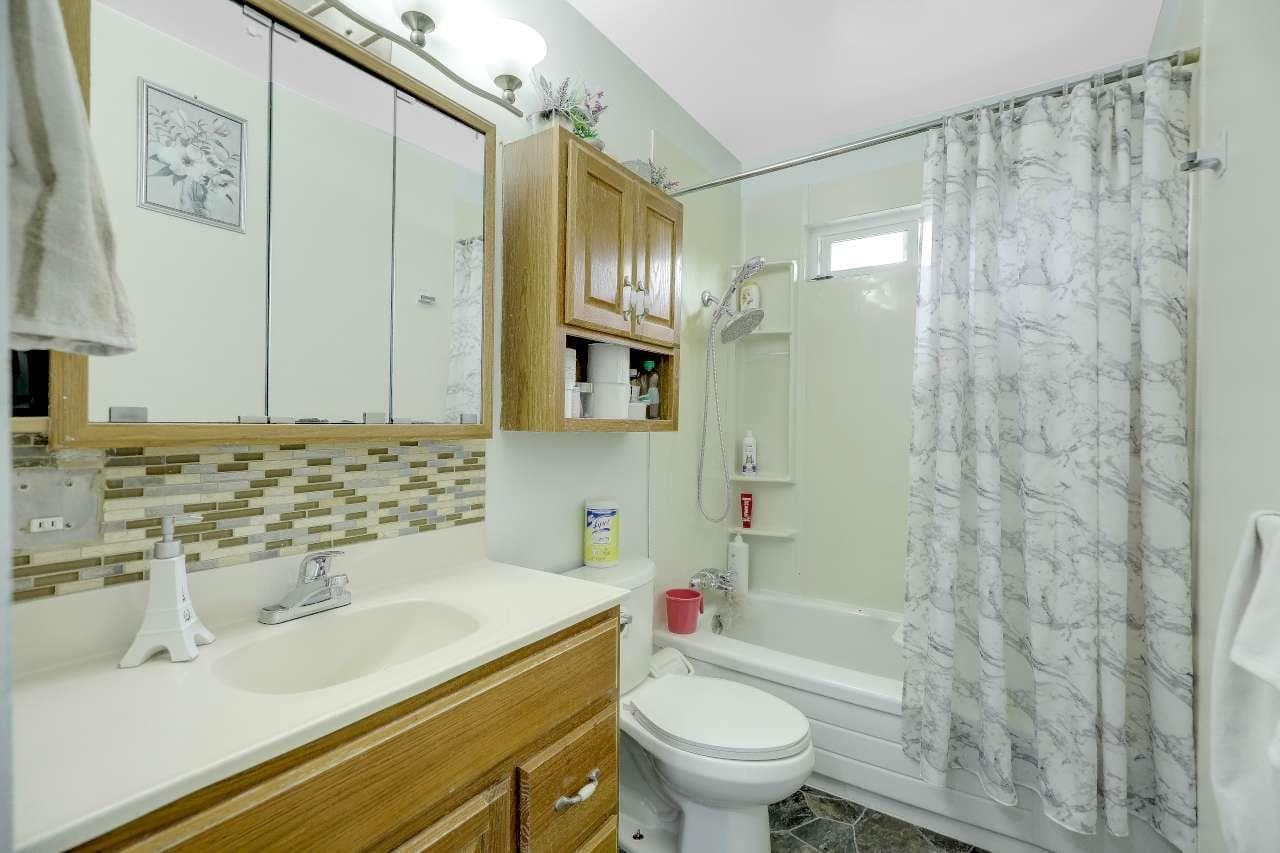 15033 Ashby Place, Surrey, V3S 5G2 — photo 5