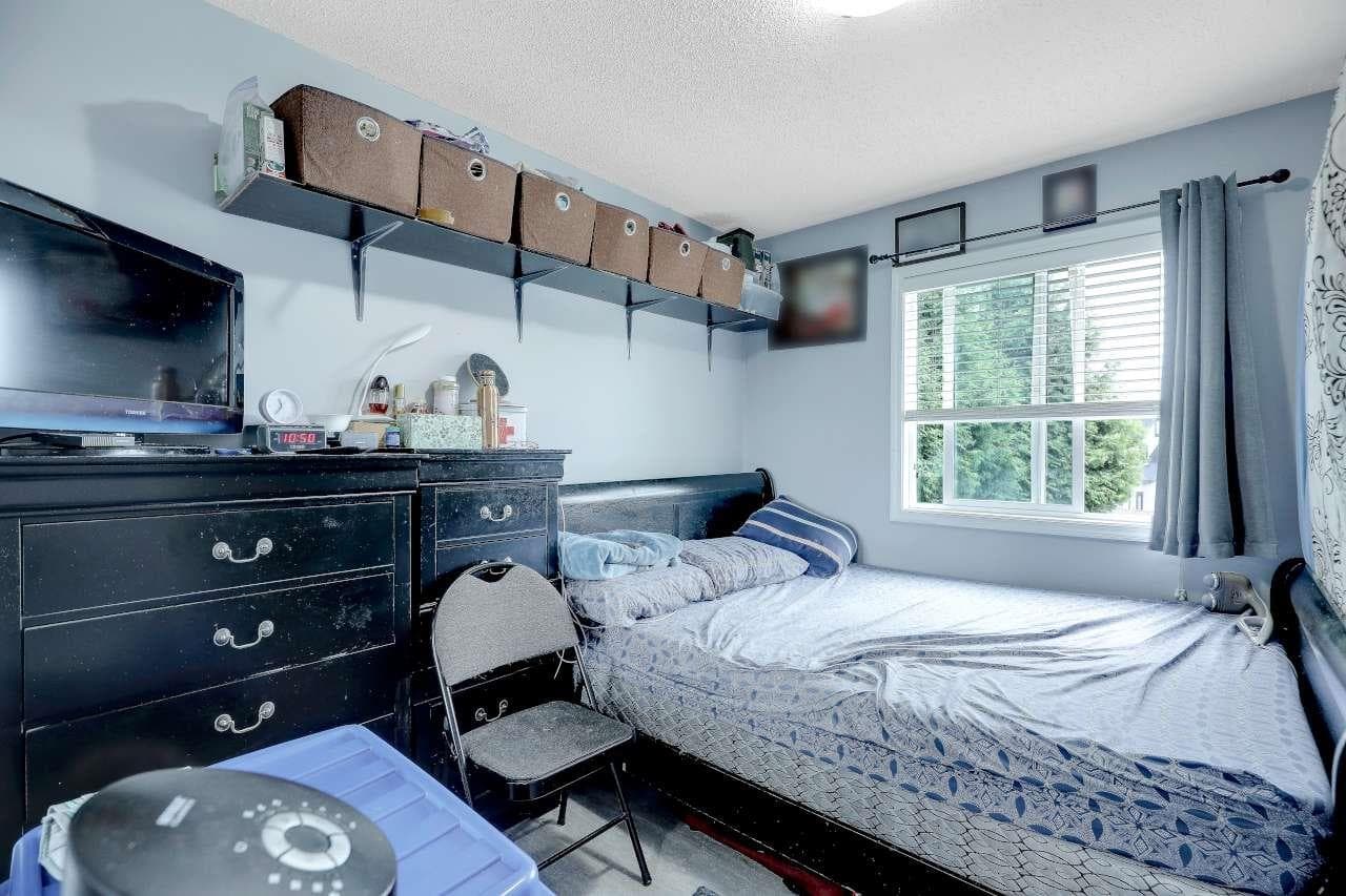 15033 Ashby Place, Surrey, V3S 5G2 — photo 4