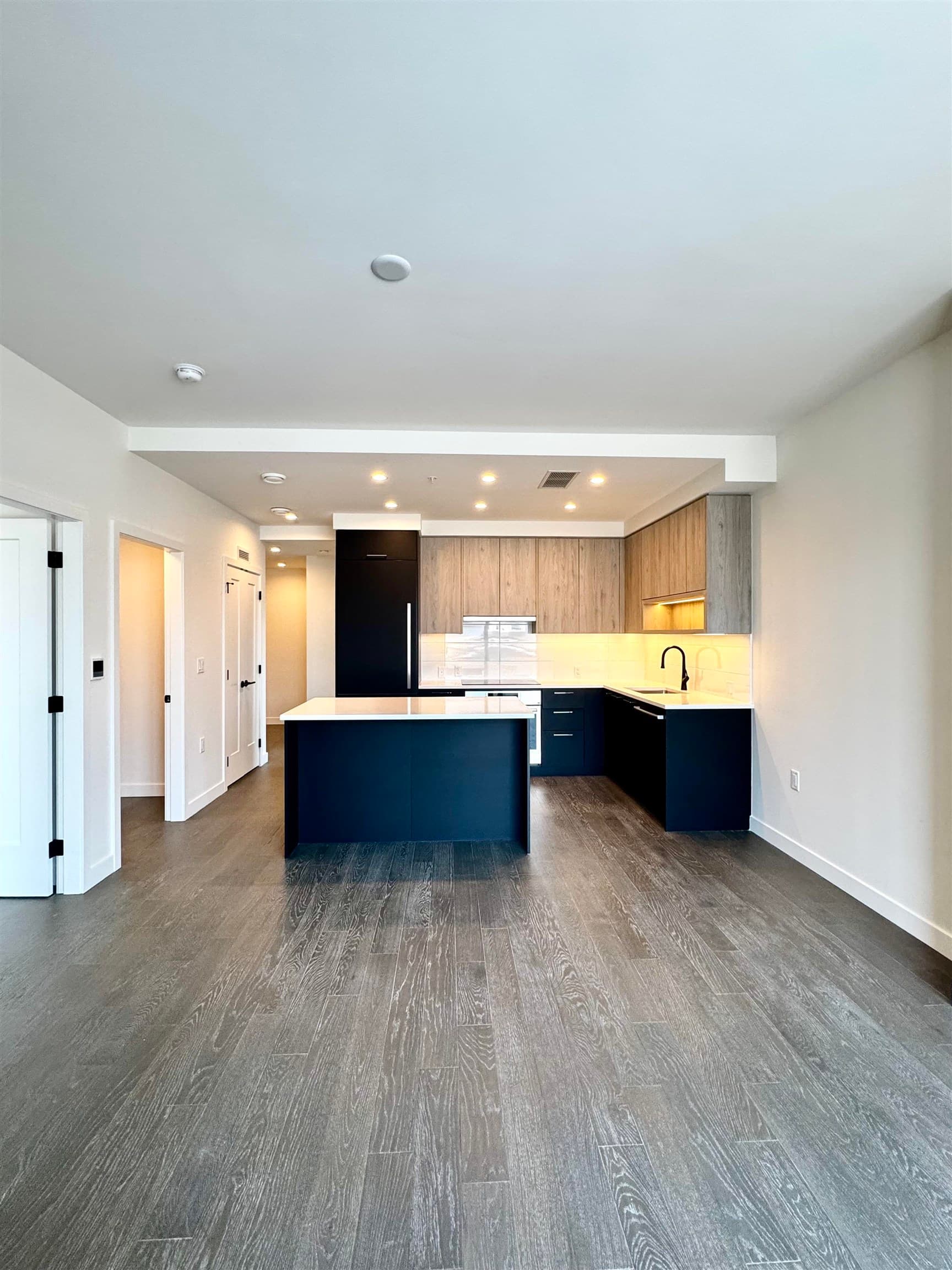 211 - 8398 Oak Street, Vancouver, V6P 0L9 — photo 1