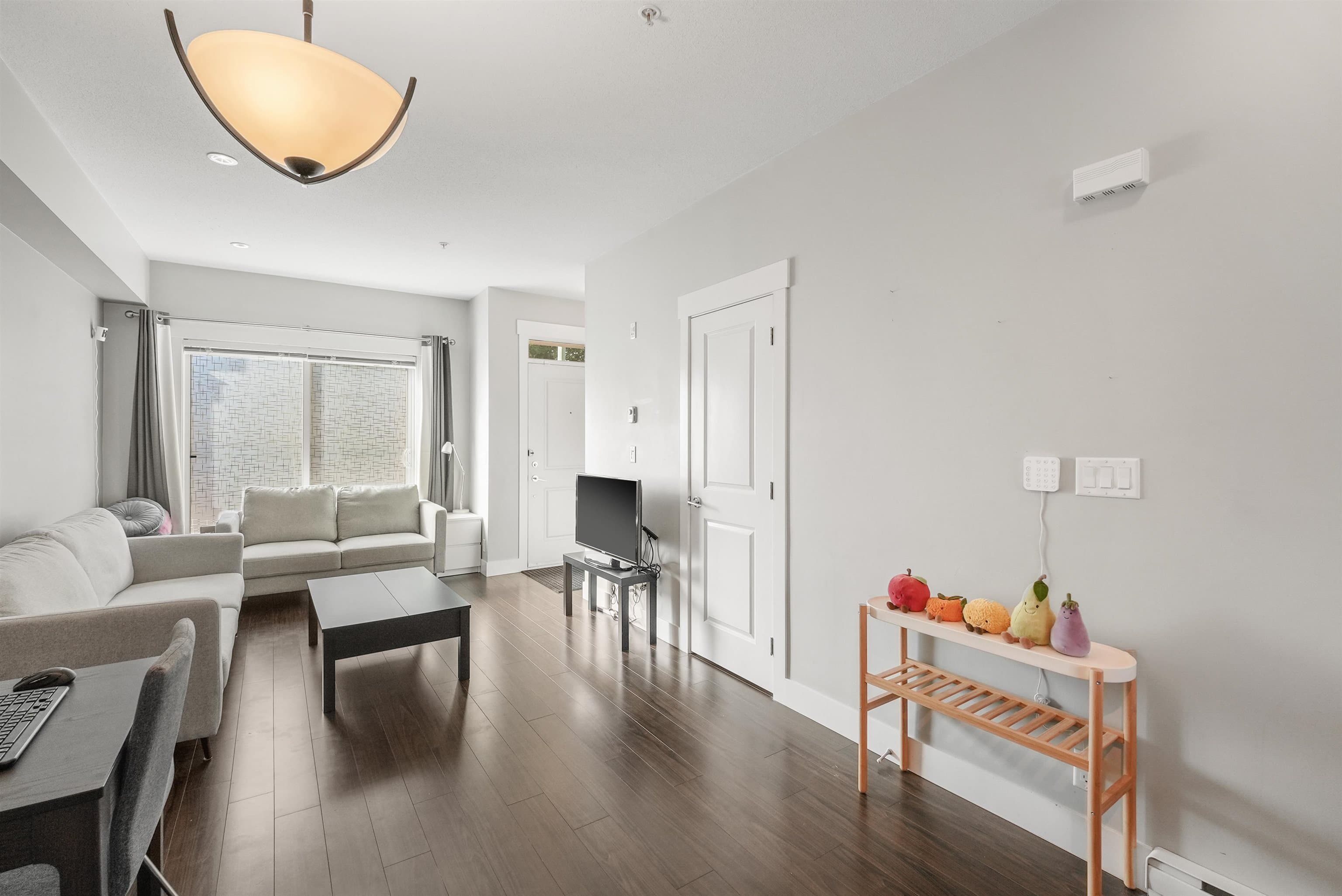 1 - 838 Royal Avenue, New Westminster, V3M 1J9 — photo 2