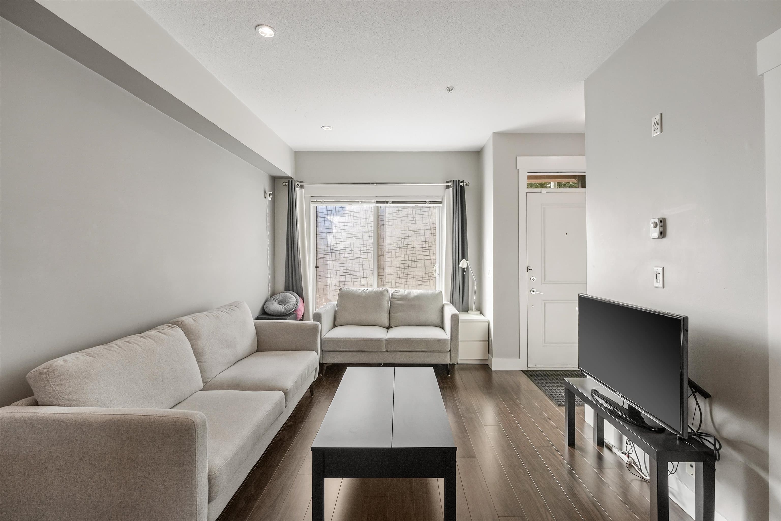 1 - 838 Royal Avenue, New Westminster, V3M 1J9 — photo 1