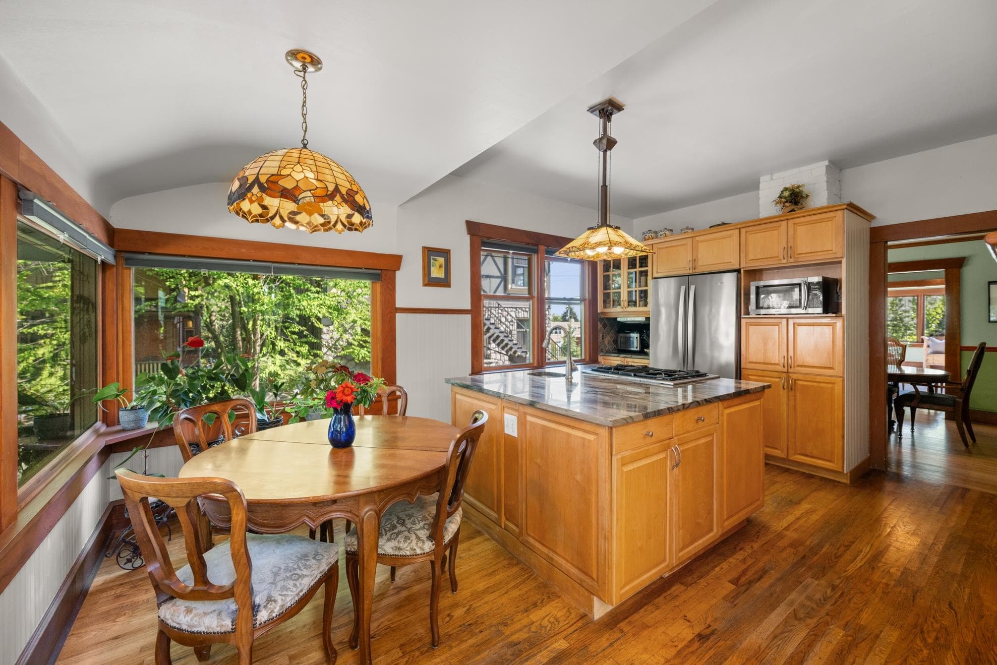 207 Eighth Street, New Westminster, V3M 3P8 — photo 5