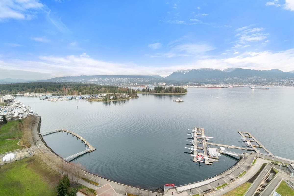 1701 - 277 Thurlow Street, Vancouver, V6C 0C1 — photo 2