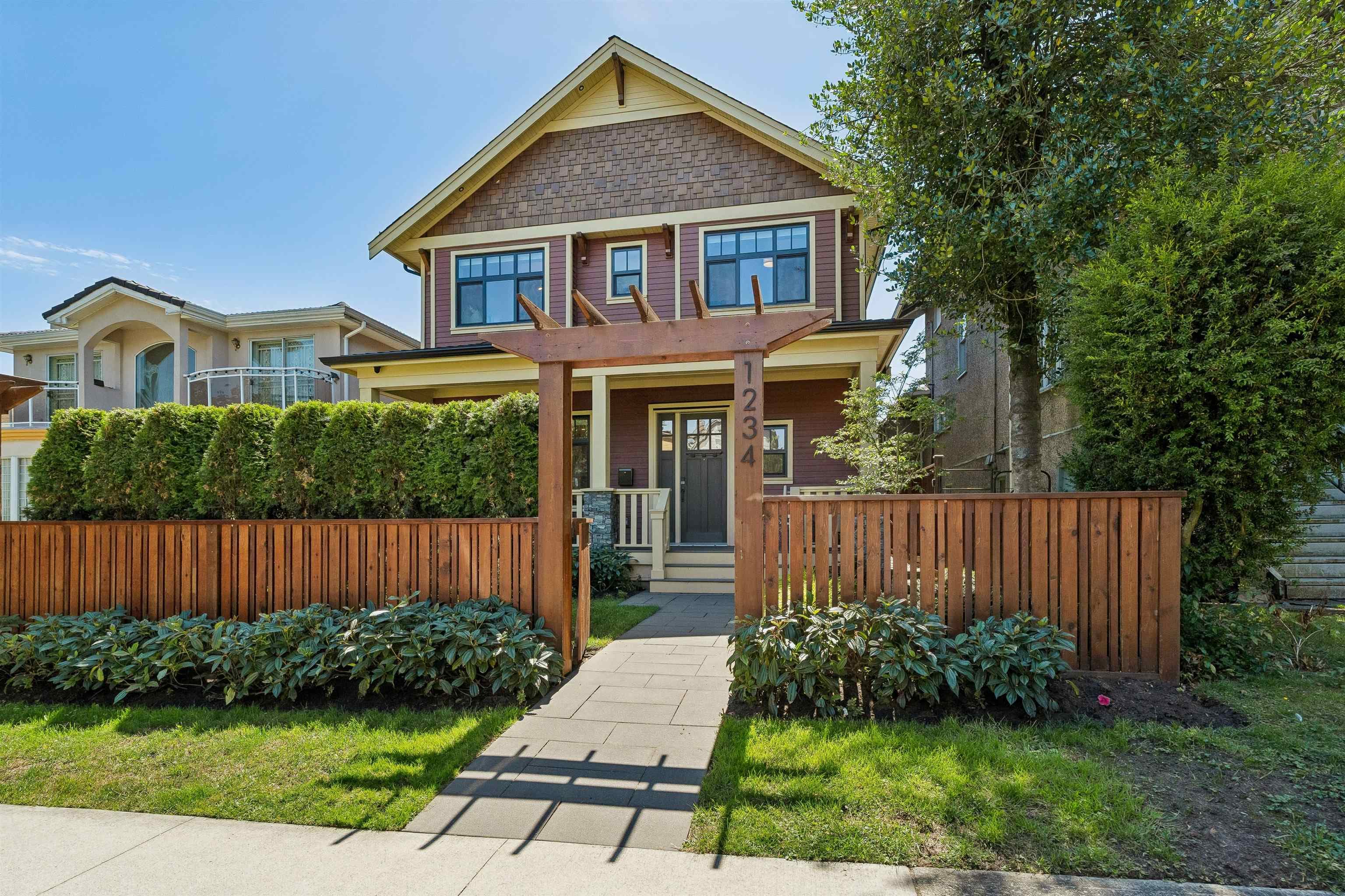 1234 E 19th Avenue, Vancouver, V5V 1L3 — photo 1