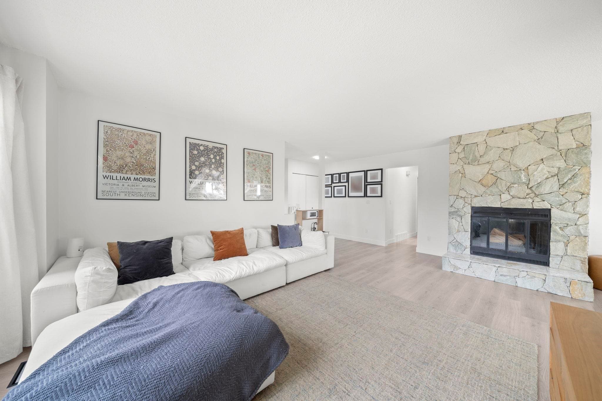 17 Campion Court, Port Moody, V3H 4A9 — photo 2