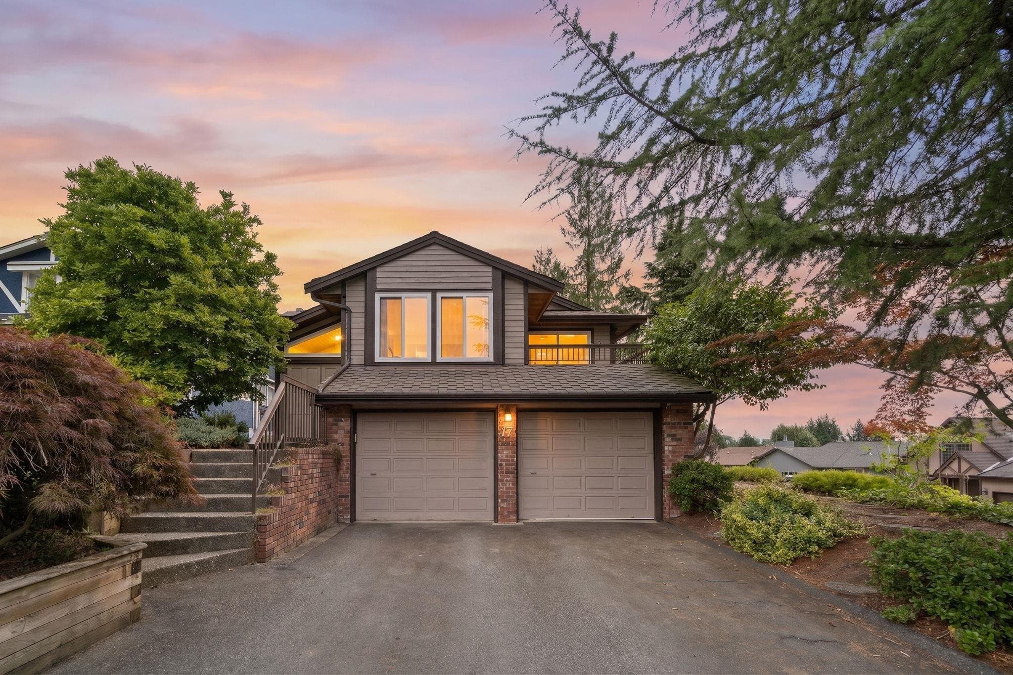 17 Campion Court, Port Moody, V3H 4A9 — photo 1