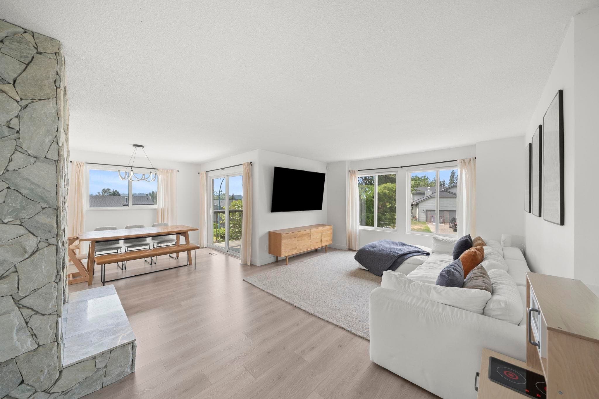 17 Campion Court, Port Moody, V3H 4A9 — photo 5