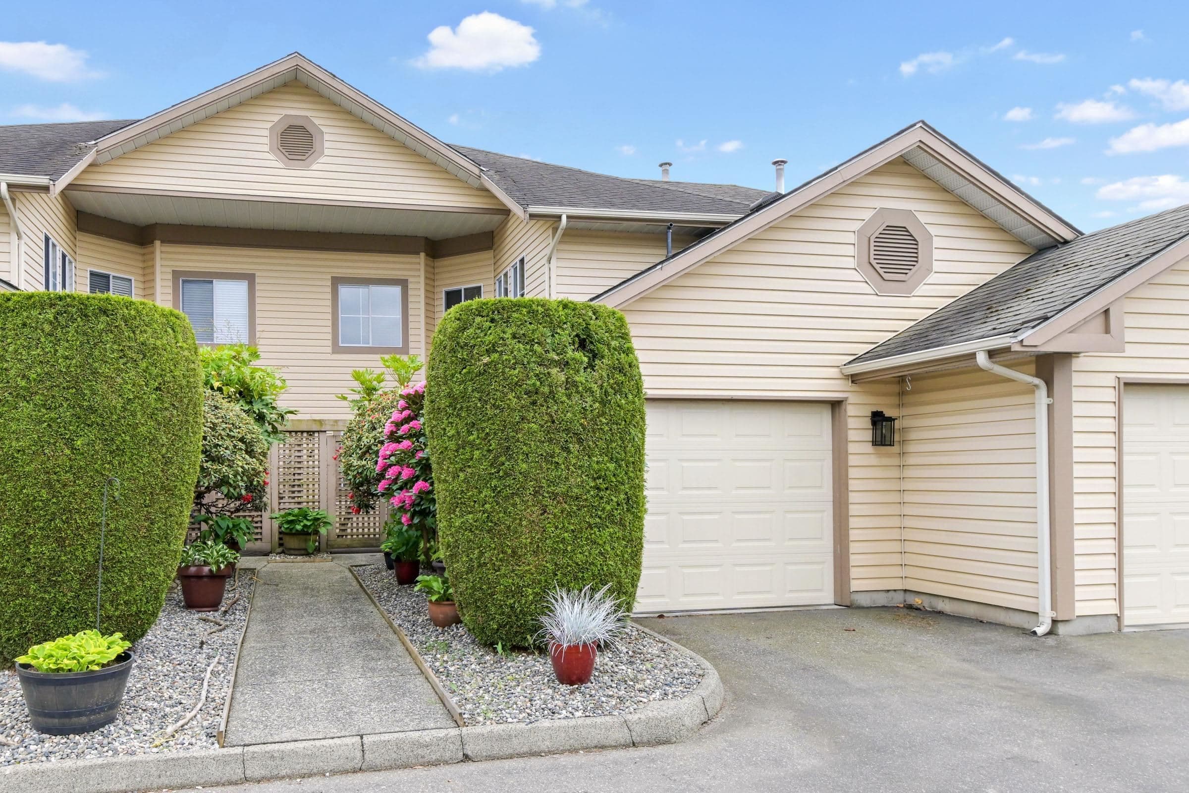 8 - 6140 192 Street, Surrey, V3S 7V7 — photo 2