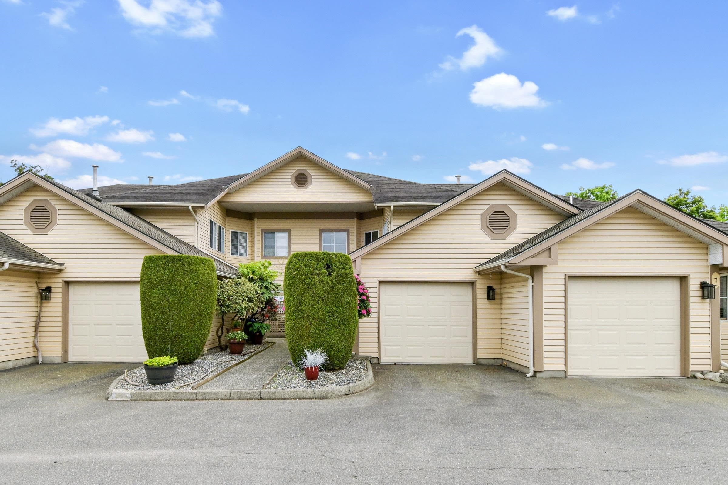 8 - 6140 192 Street, Surrey