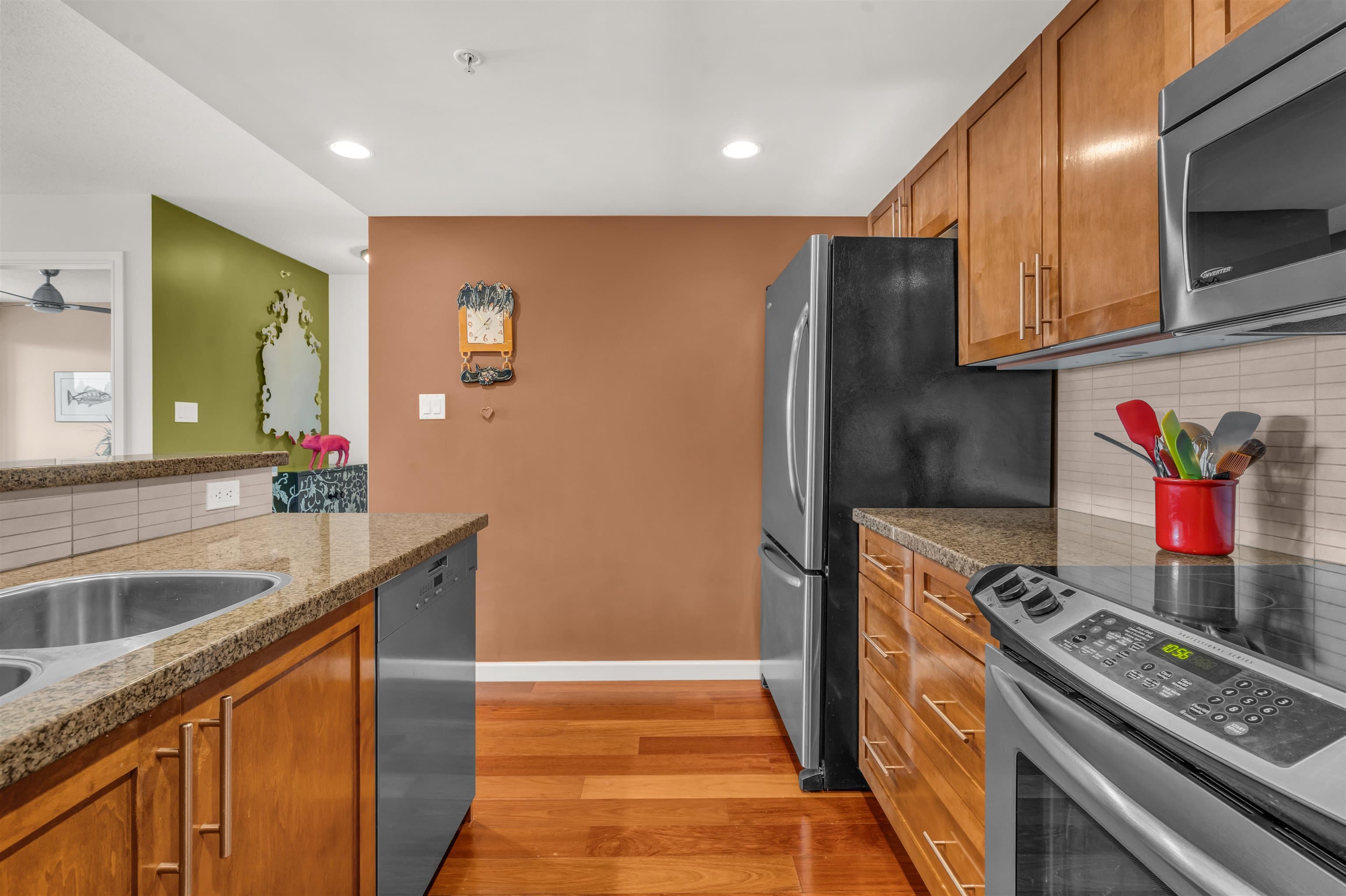 1404 - 288 Ungless Way, Port Moody, V3H 0C9 — photo 4