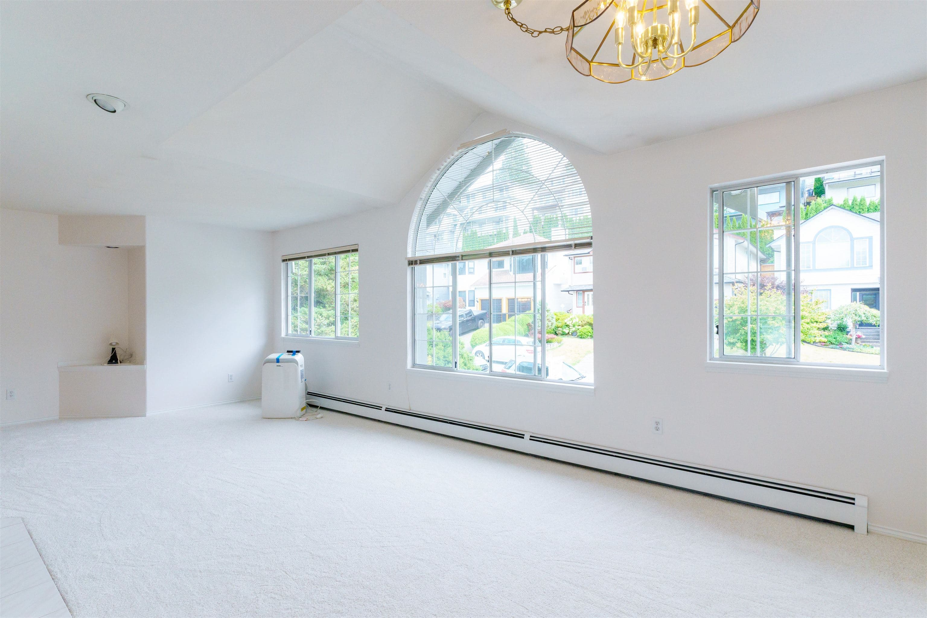 1655 Mcpherson Drive, Port Coquitlam, V3C 6C9 — photo 5
