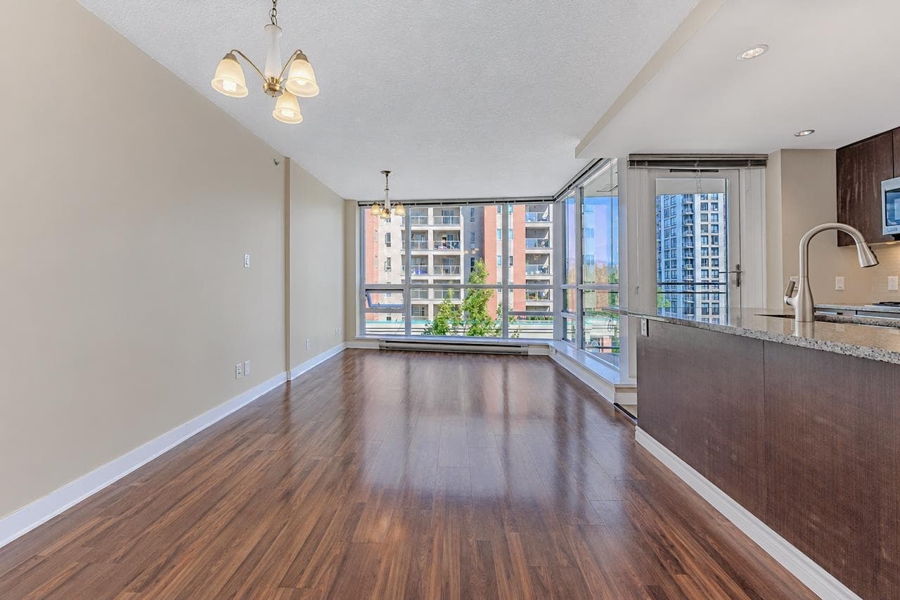 803 - 2978 Glen Drive, Coquitlam, V3B 0C3 — photo 2