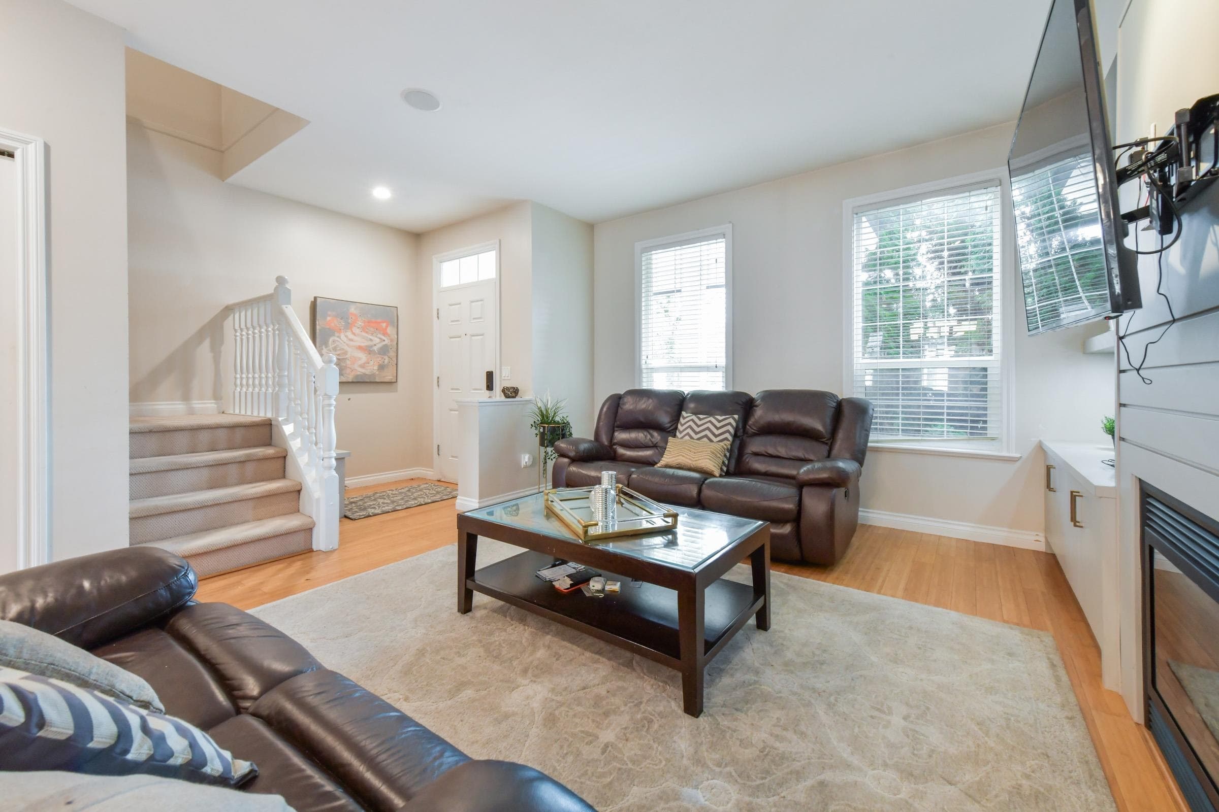18043 70 Avenue, Surrey, V3S 6X3 — photo 4