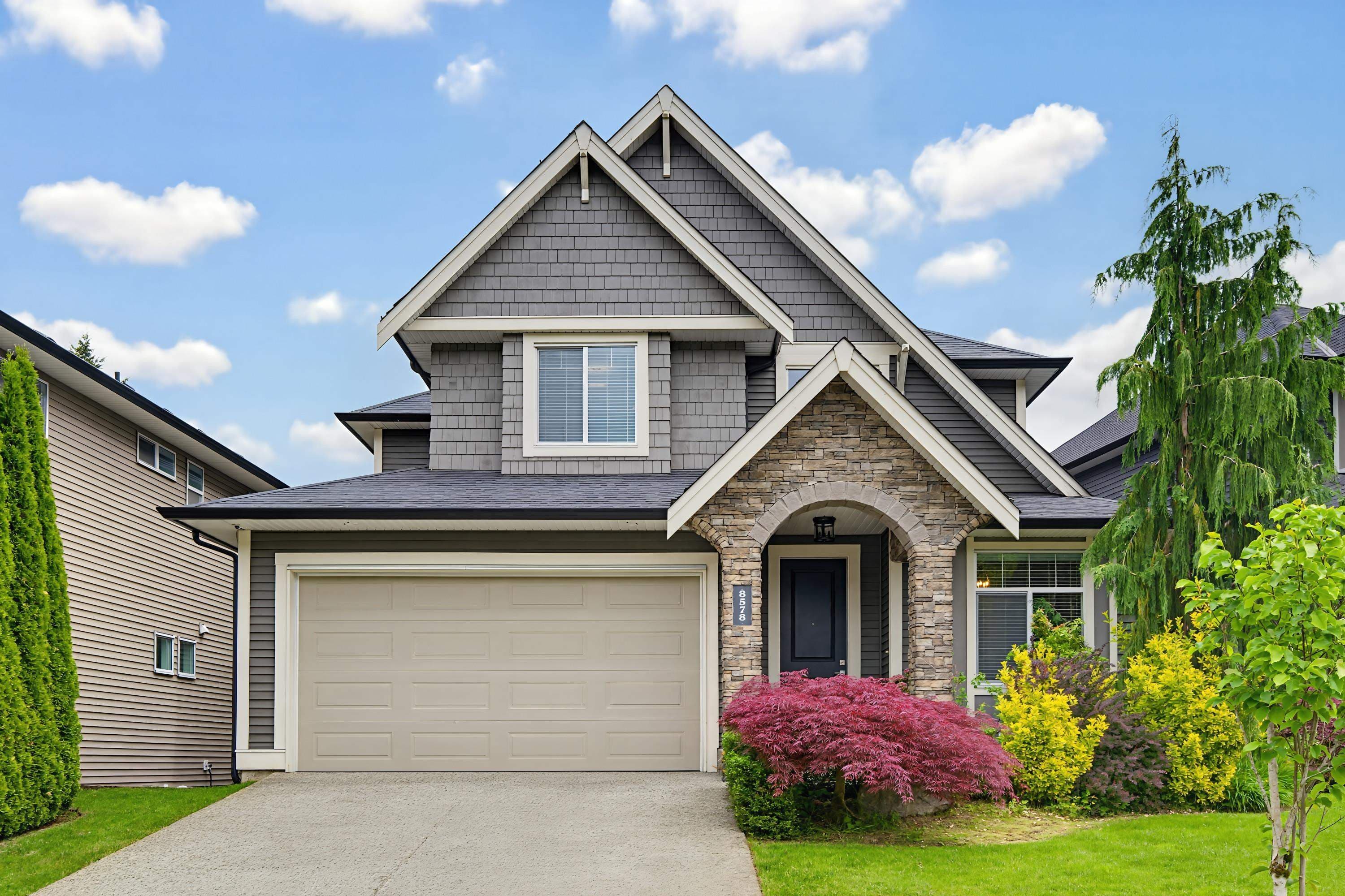 8578 205b Street, Langley, V2Y 0P6 — photo 1