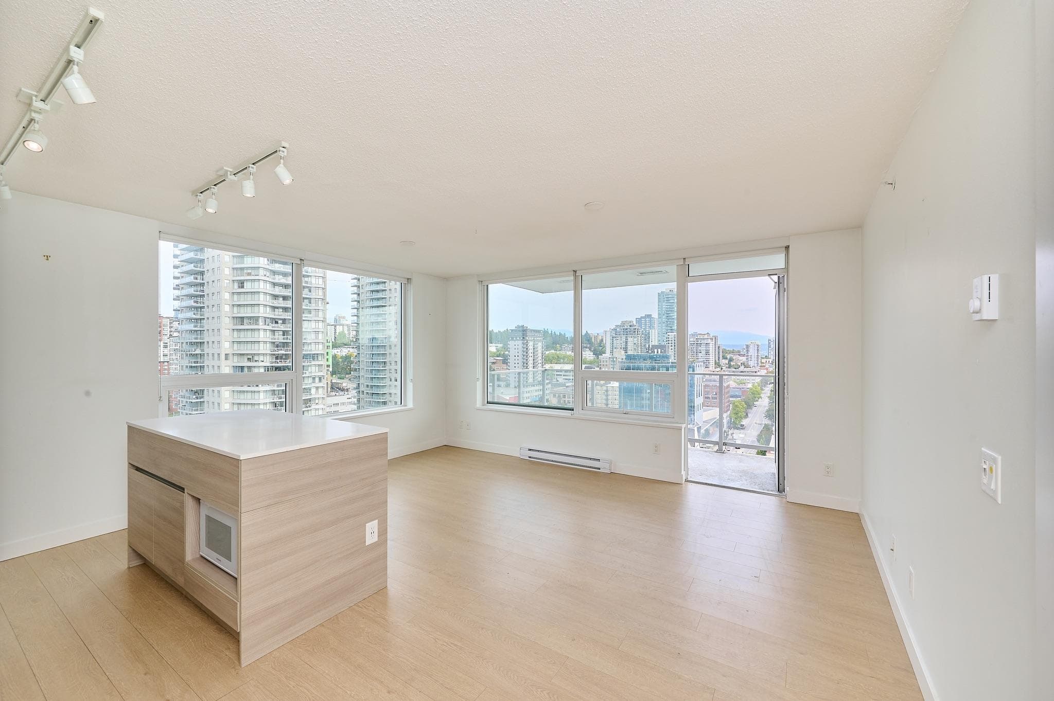 1911 - 908 Quayside Drive, New Westminster, V3M 0L4 — photo 3