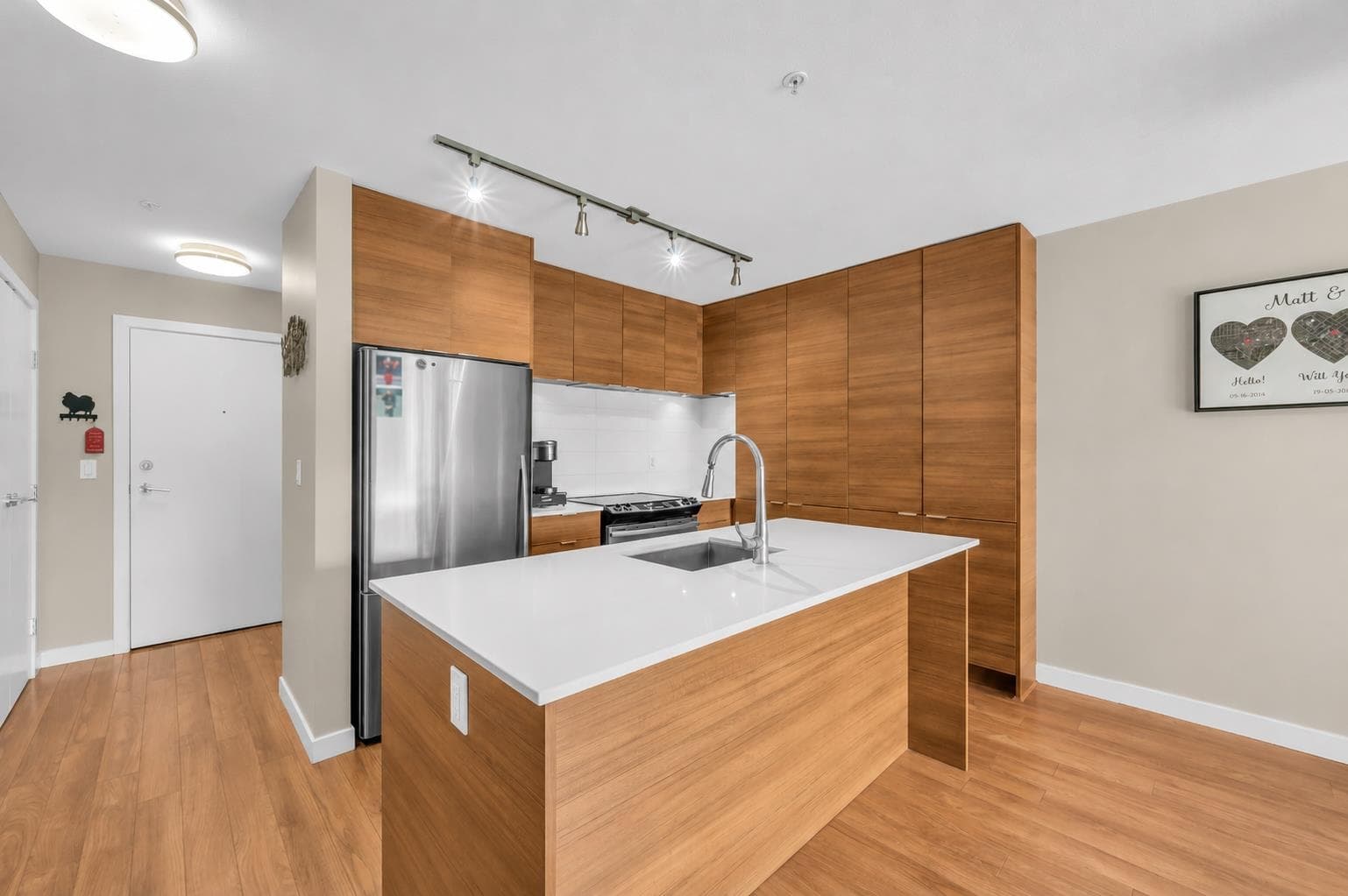 401 - 1677 Lloyd Avenue, North Vancouver, V7P 0B1 — photo 3