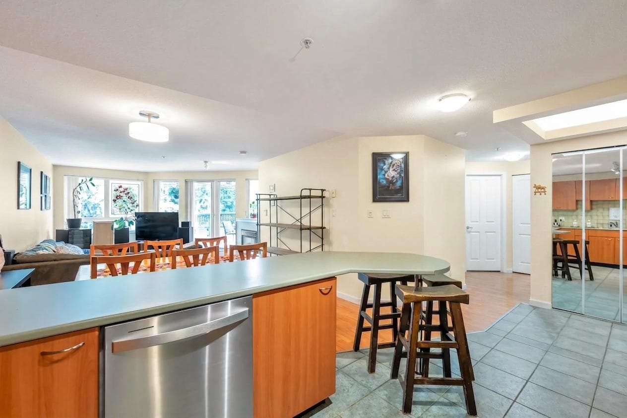A304 - 2099 Lougheed Highway, Port Coquitlam, V3B 1A8 — photo 5