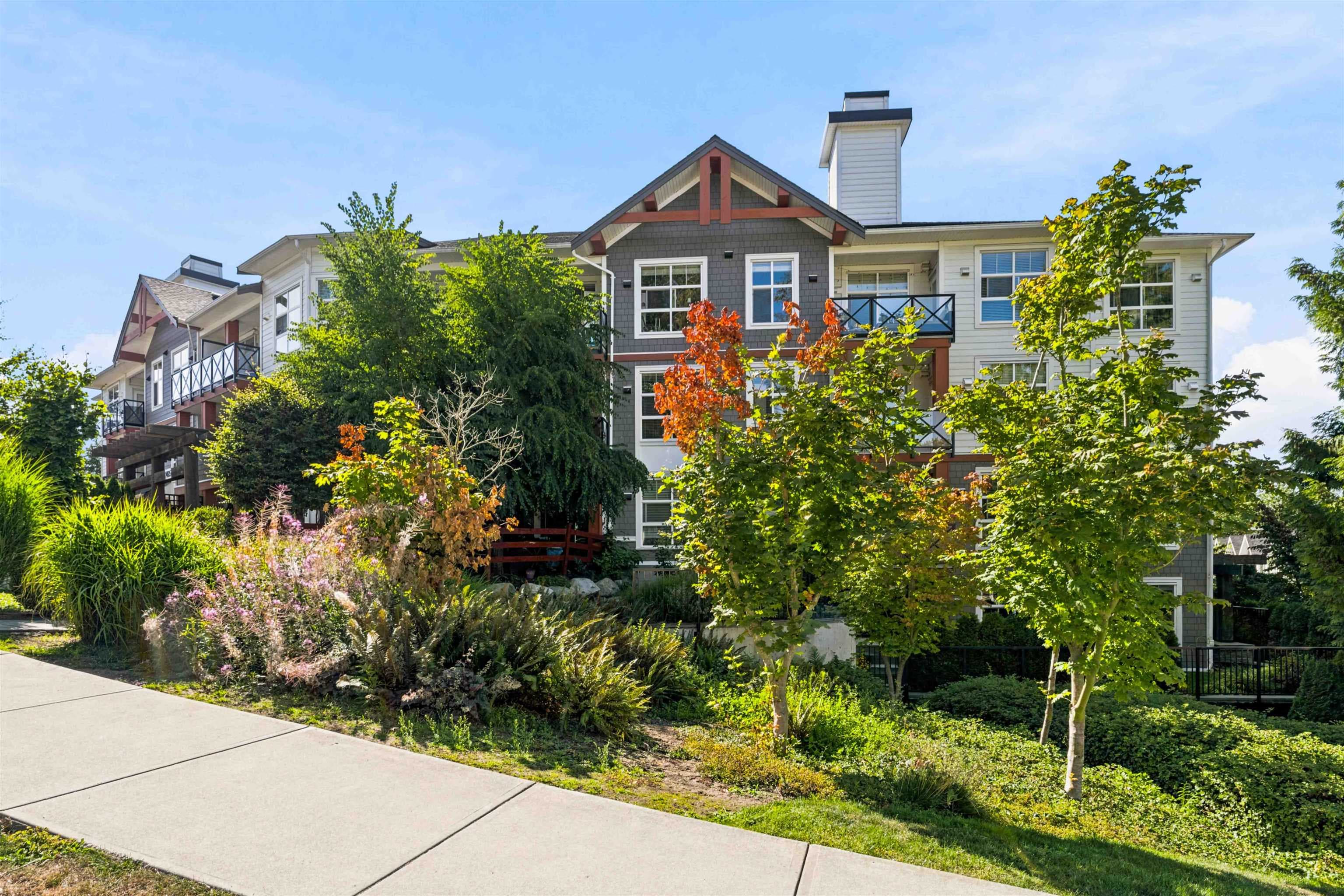 309 - 14605 Mcdougall Drive, Surrey, V4P 0G7 — photo 1