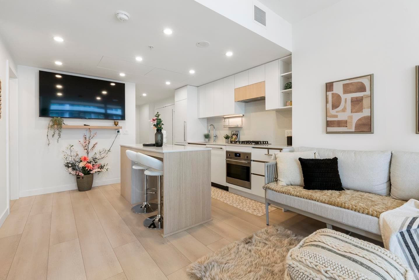 411 - 13573 98a Avenue, Surrey, V3T 0X1 — photo 2