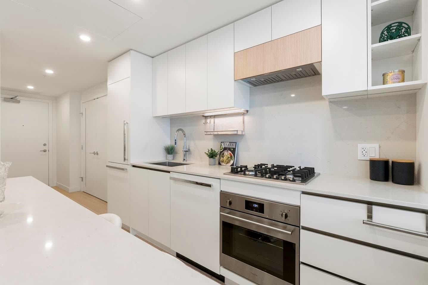 411 - 13573 98a Avenue, Surrey, V3T 0X1 — photo 5