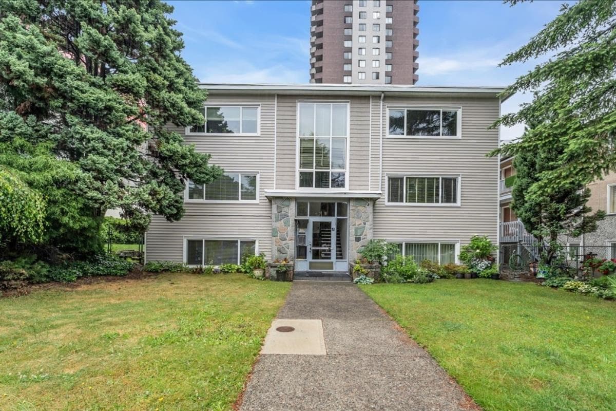 1 - 1420 Chesterfield Avenue, North Vancouver, V7M 2N4 — photo 1