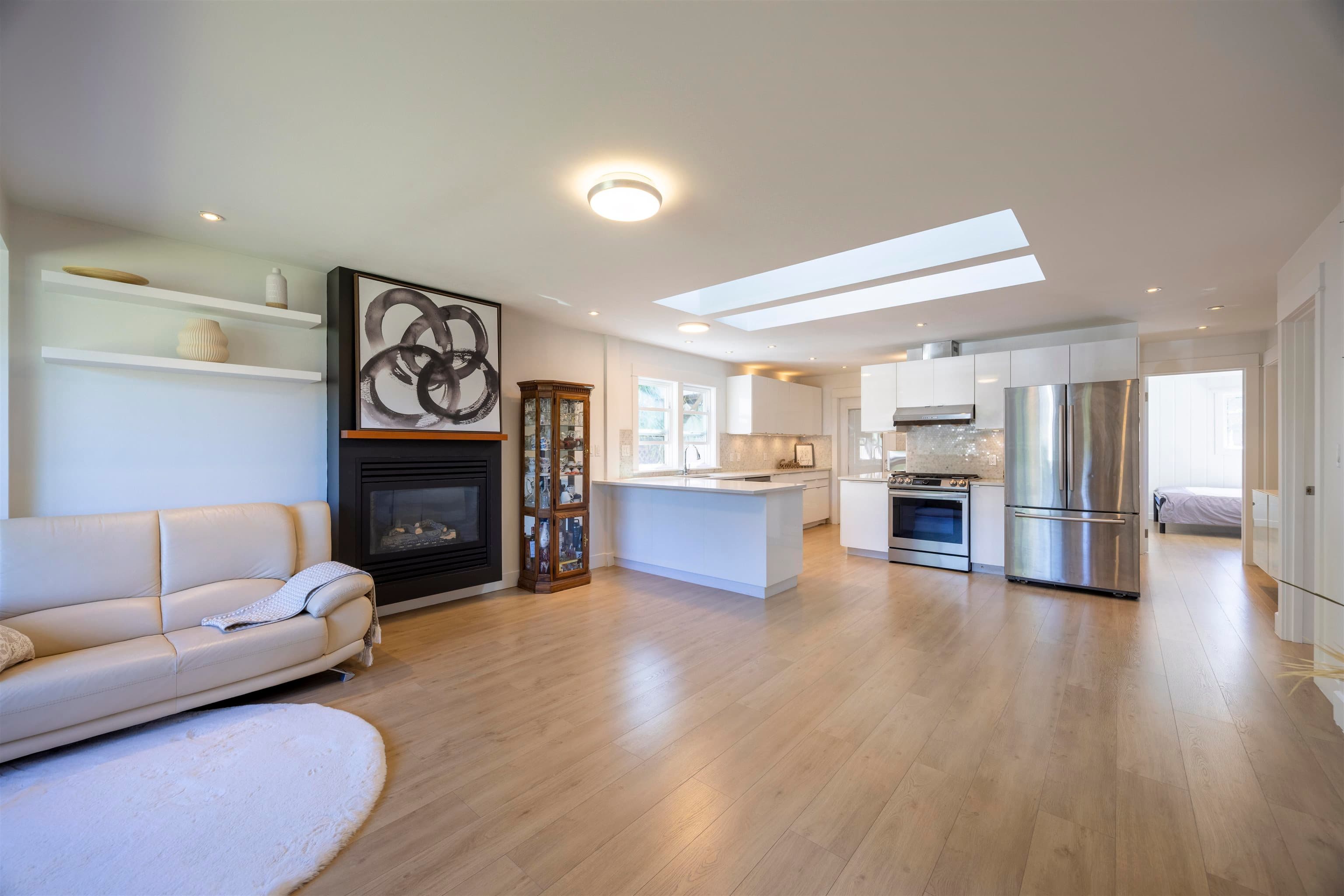 931 Sperling Avenue, Burnaby, V5B 4H7 — photo 4
