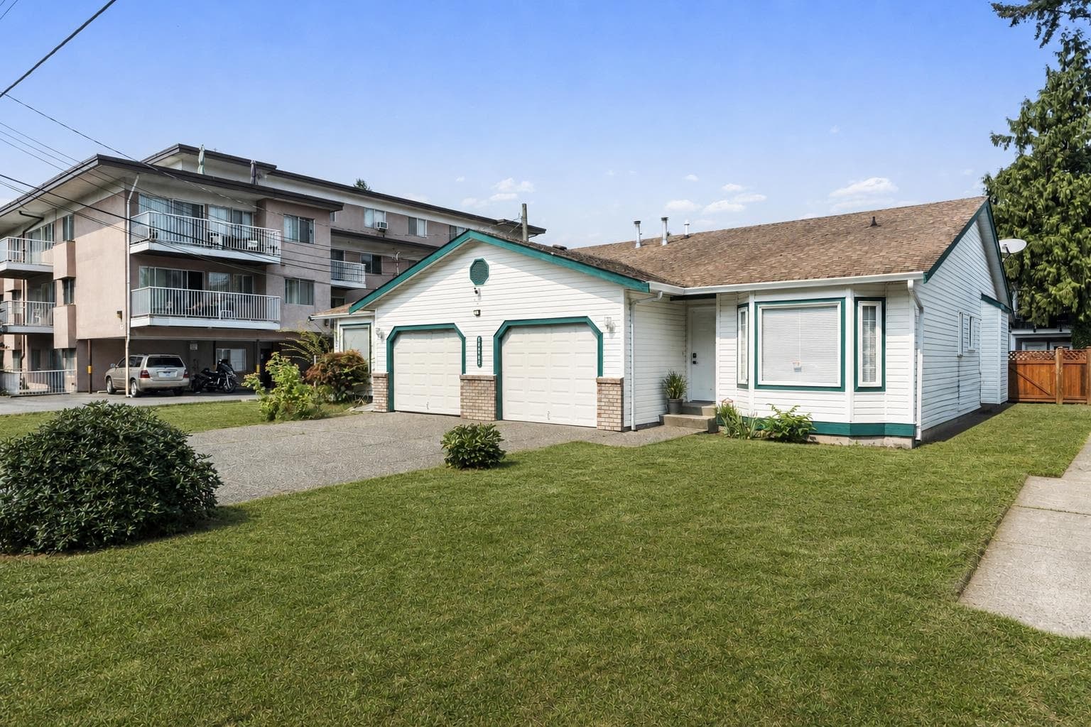 1&2 - 46043 Mellard Avenue, Chilliwack, V2P 2Y8 — photo 2