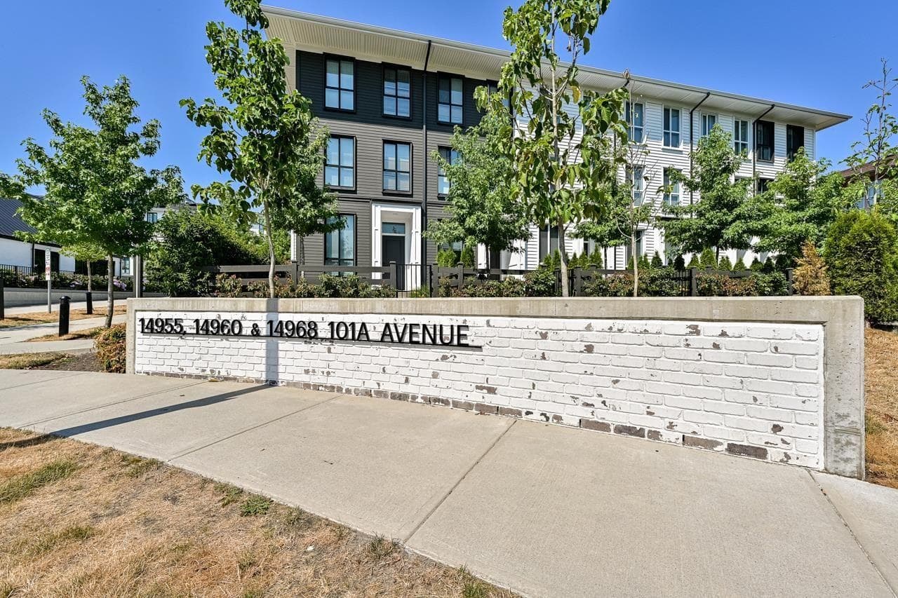 422 - 14968 101a Avenue, Surrey, V3R 0E8 — photo 1