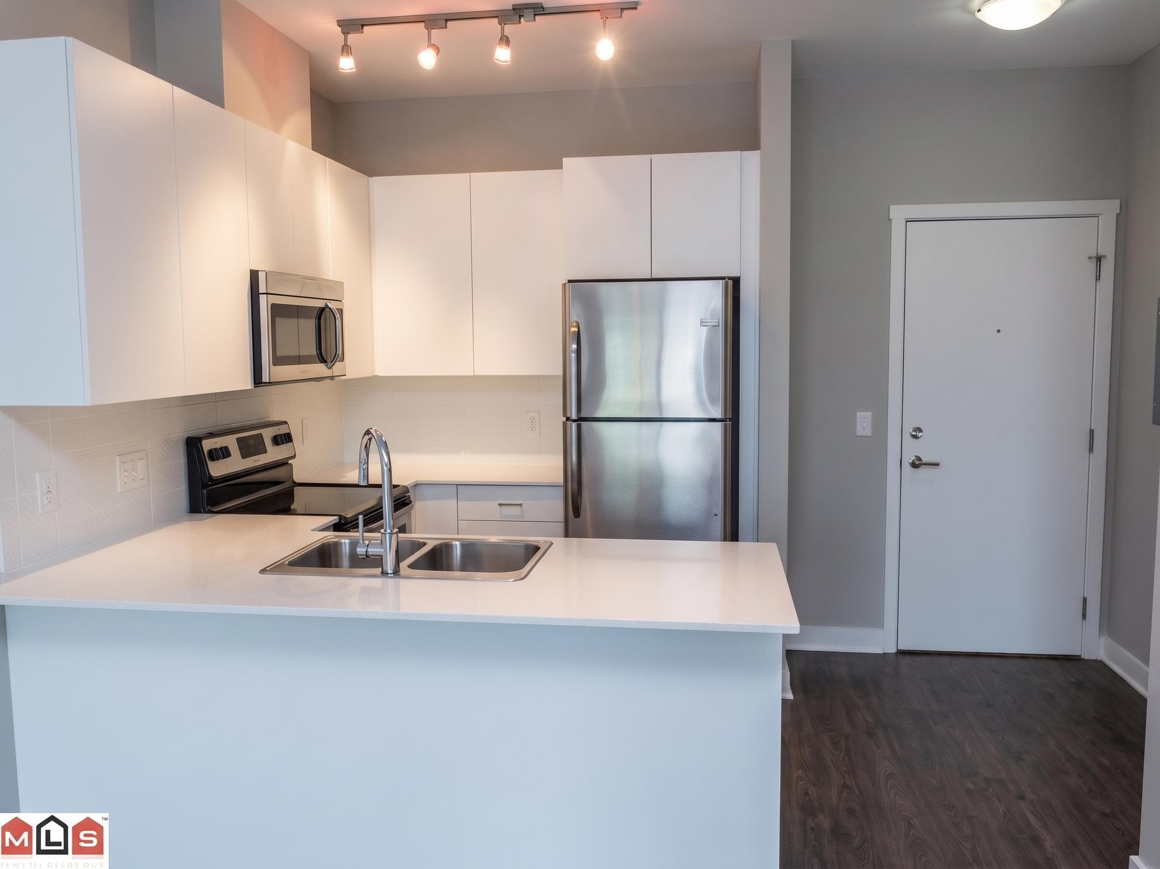 302 - 20460 Douglas Crescent, Langley, V3A 0C6 — photo 5