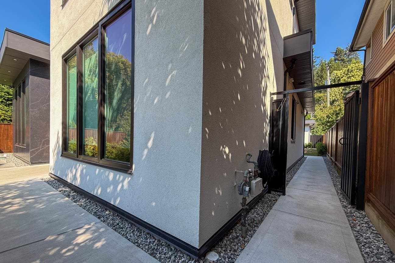 Garden Suite-1384 Hope Road, North Vancouver, V7P 1W7 — photo 4
