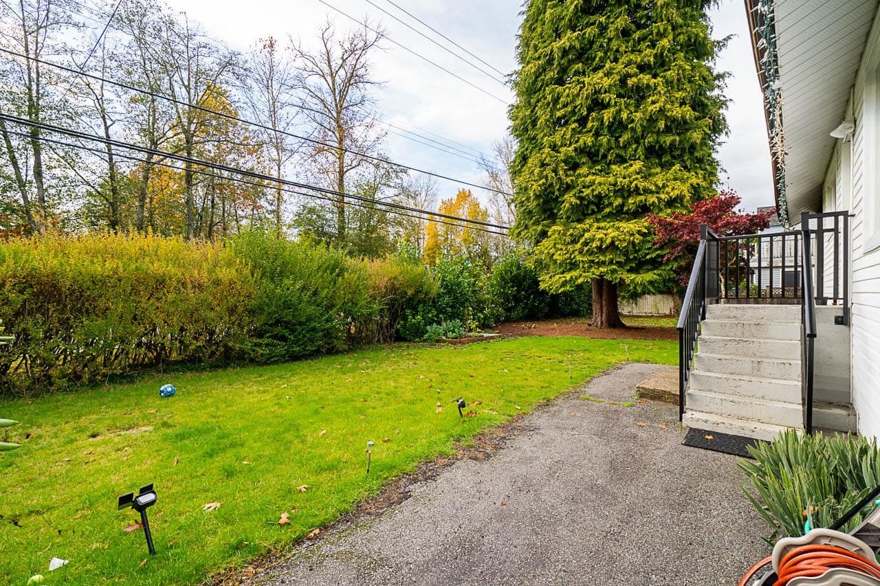 11205 78a Avenue, Delta, V4C 1P4 — photo 3