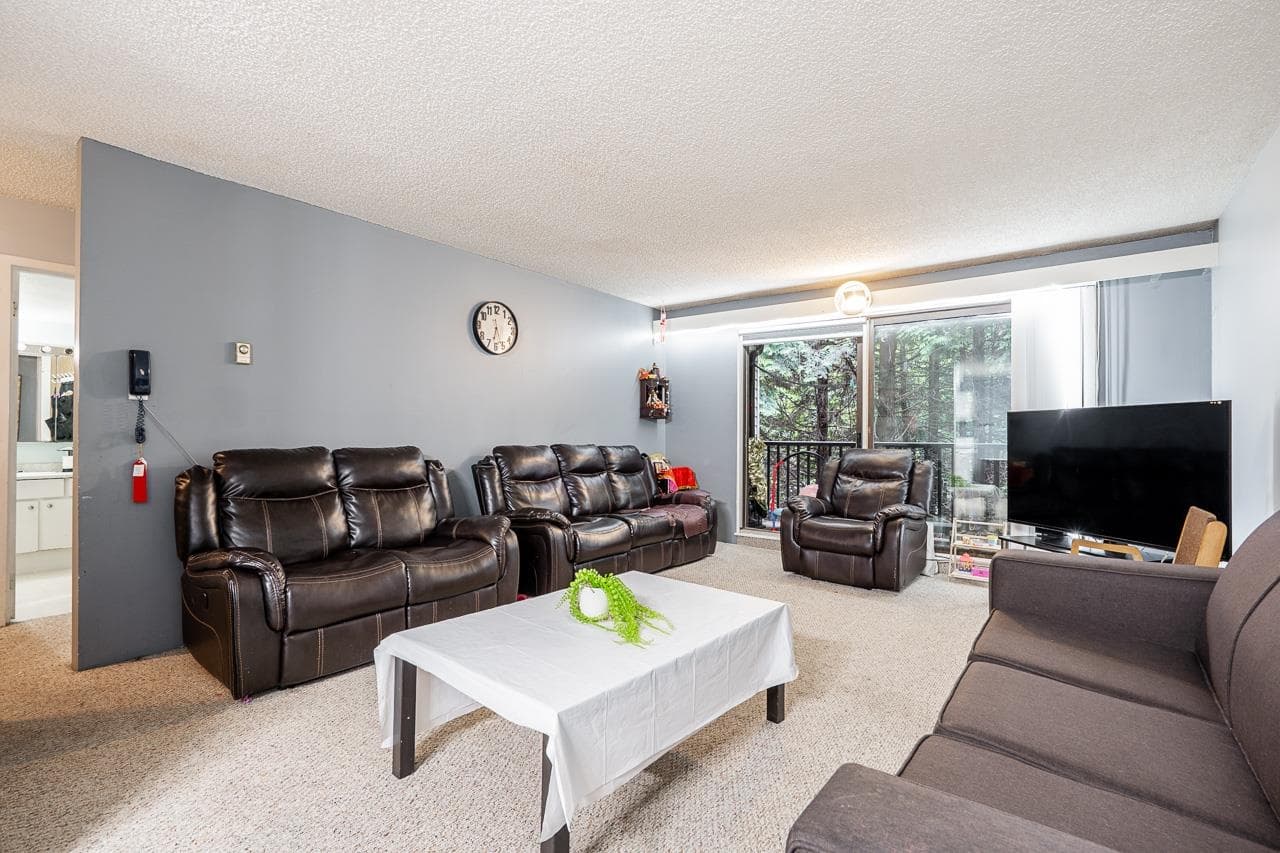 209 - 15238 100 Avenue, Surrey, V3R 7T9 — photo 3