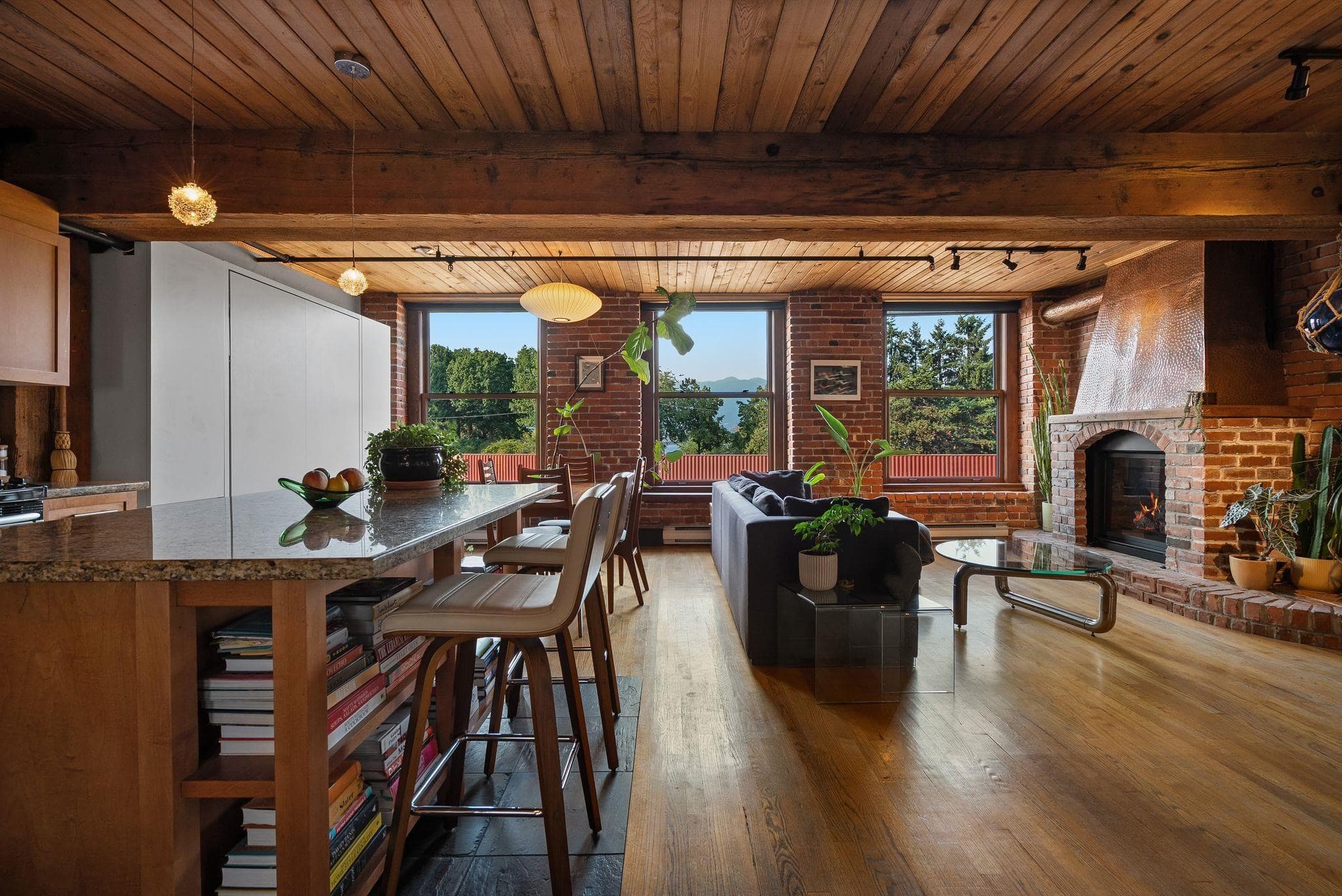 305 - 41 Alexander Street, Vancouver, V6A 1B2 — photo 1