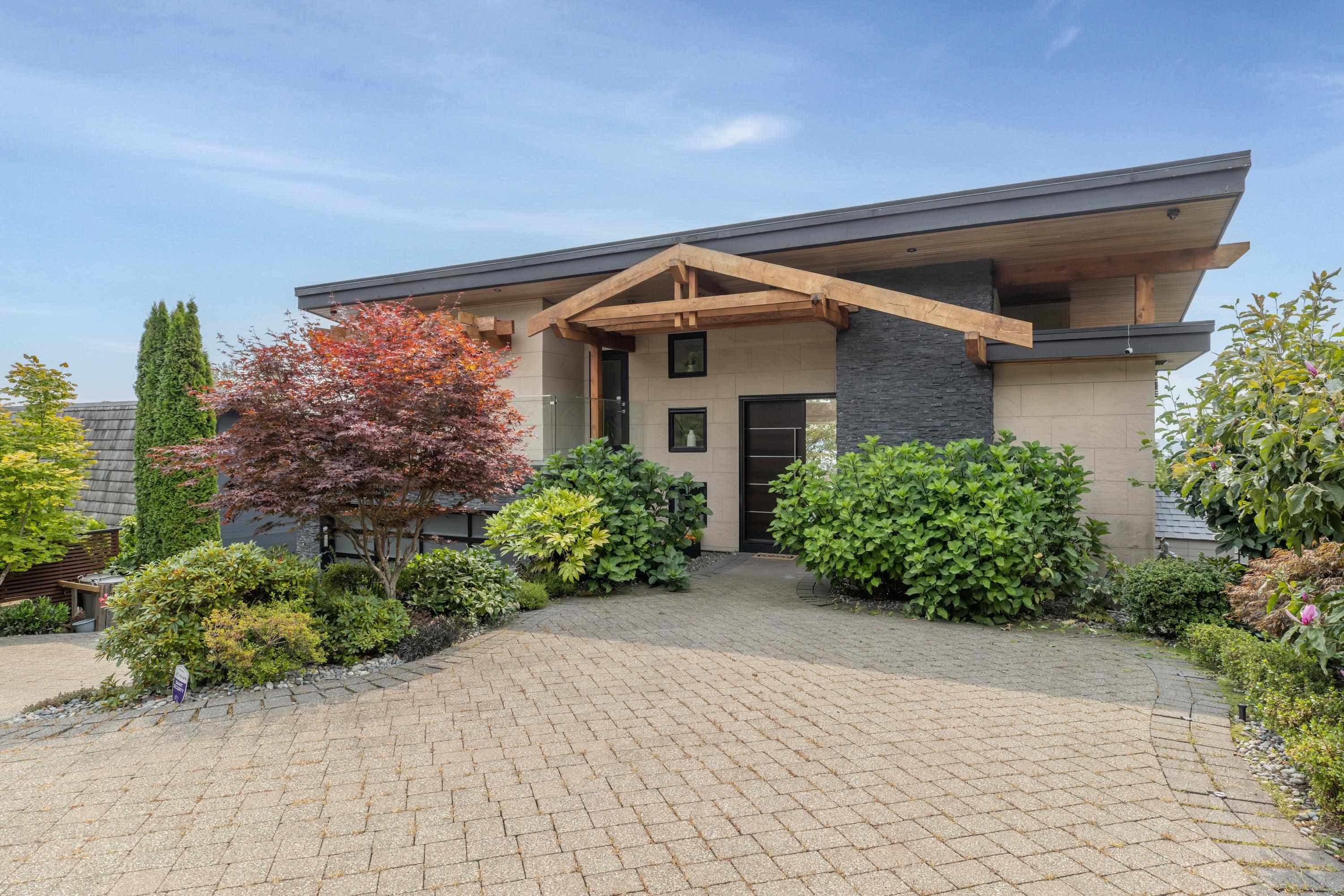 2512 Palmerston Avenue, West Vancouver, V7V 2W5 — photo 1