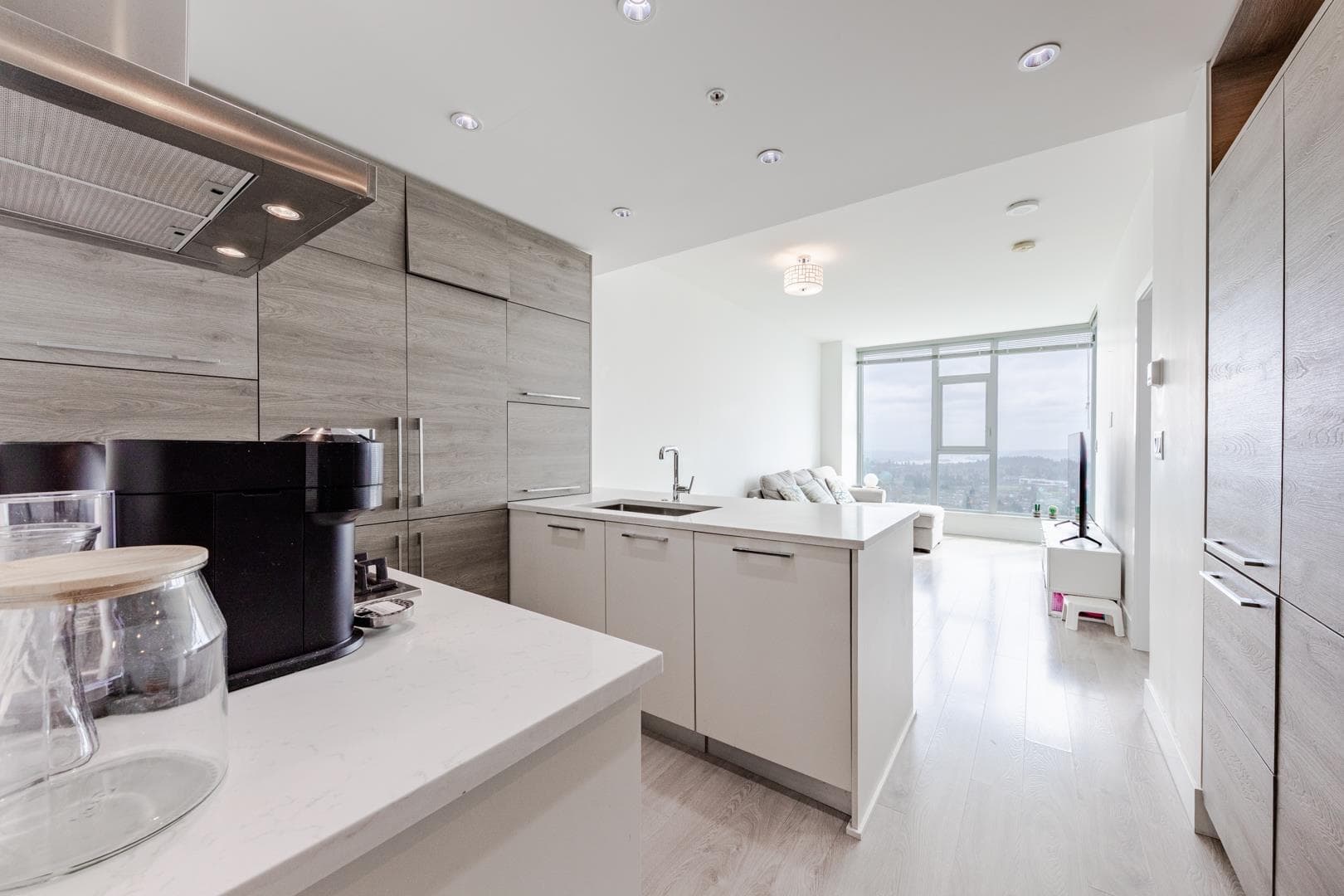 3006 - 7388 Kingsway, Burnaby, V3N 0G9 — photo 4