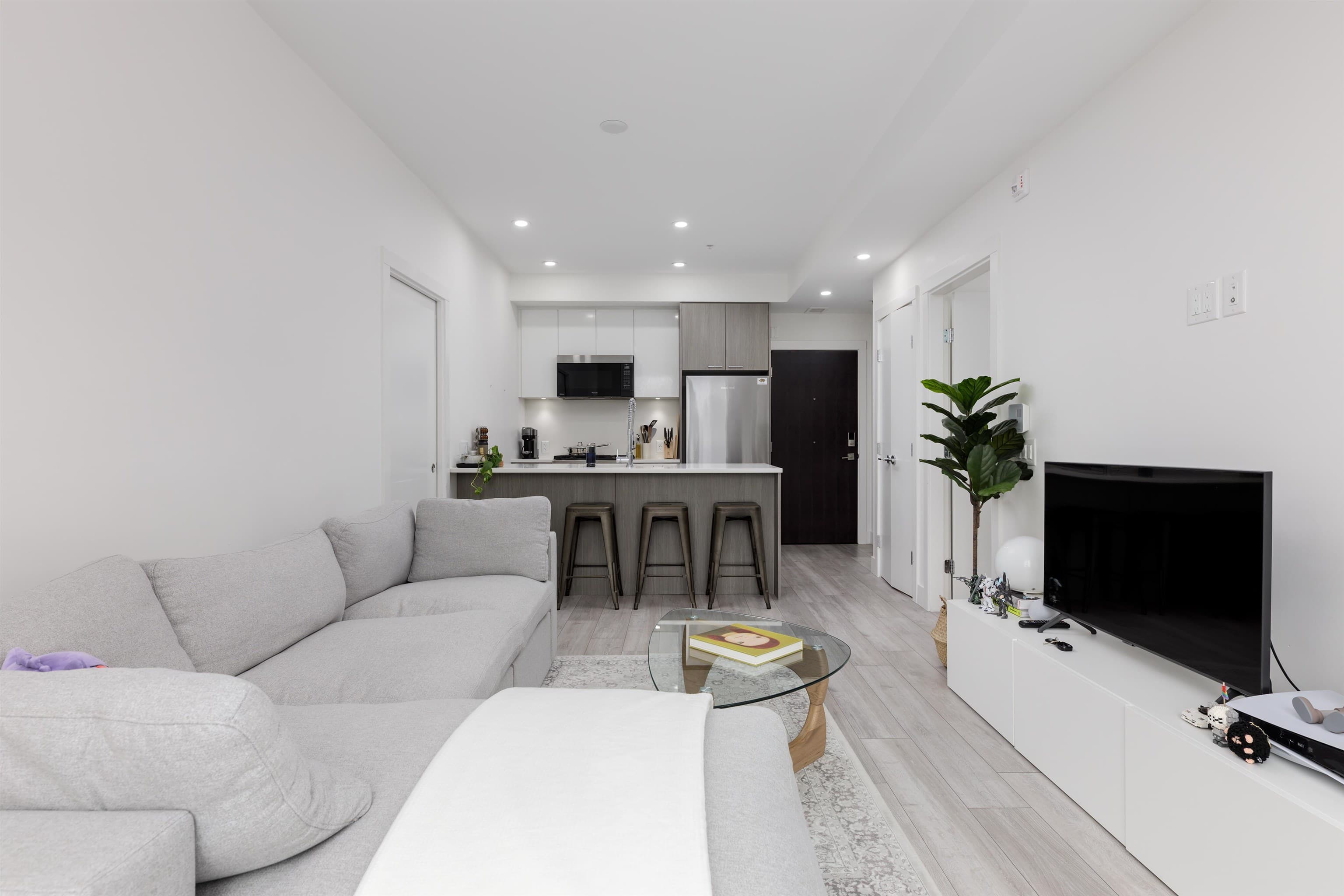 204 - 979 E 19th Avenue, Vancouver, V5V 1K8 — photo 3