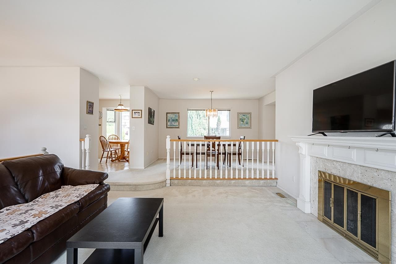 3315 El Casa Court, Coquitlam, V3E 2P9 — photo 4