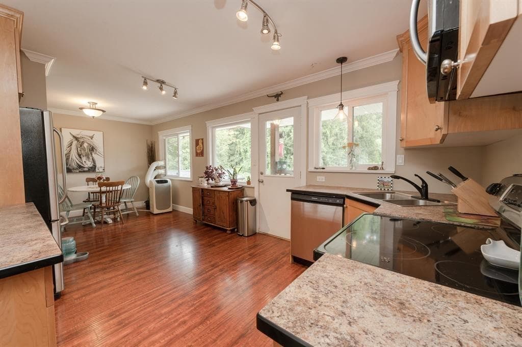 12290 252 Street, Maple Ridge, V4R 1G6 — photo 5